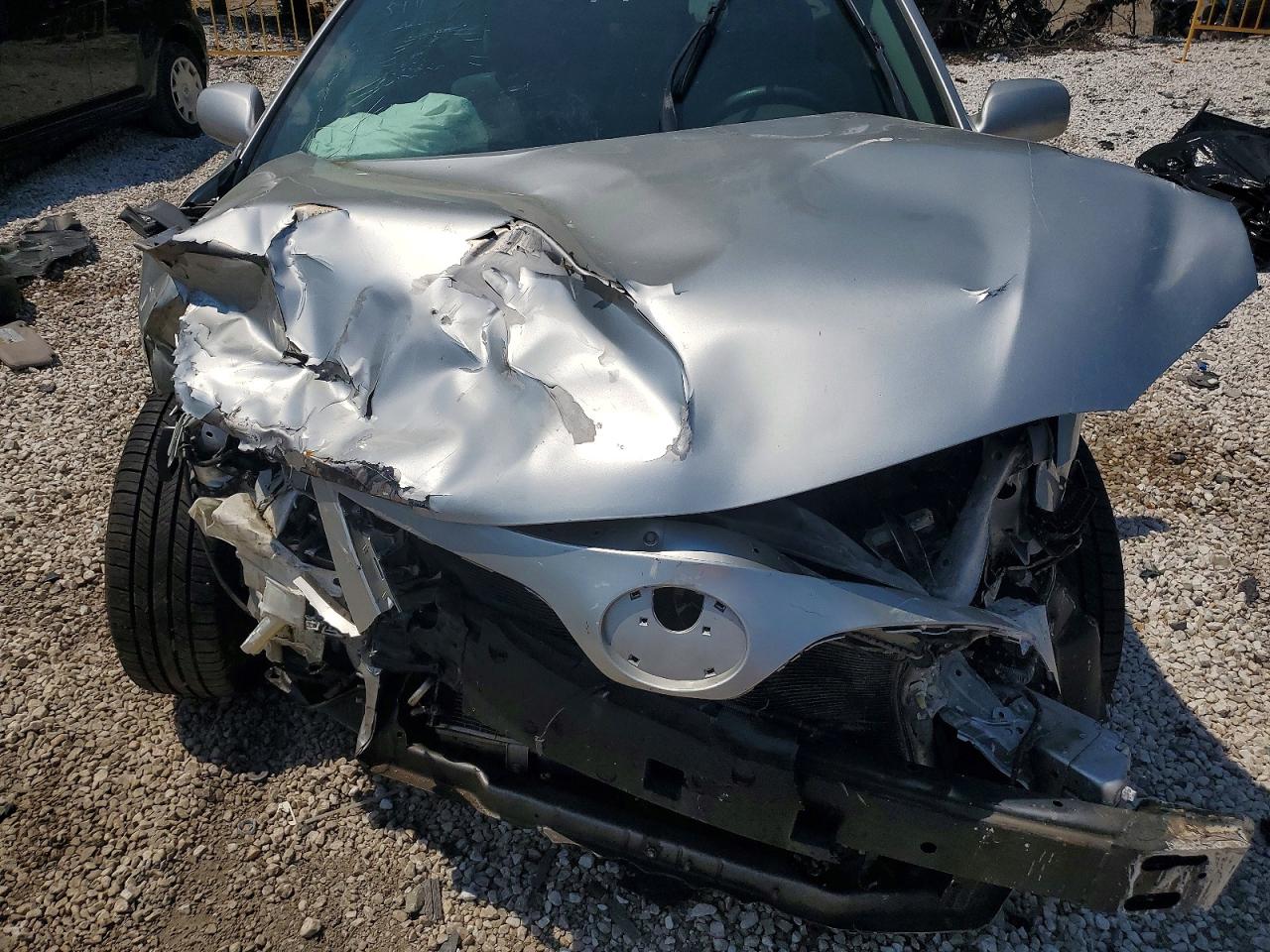 2011 TOYOTA CAMRY LE photo 11