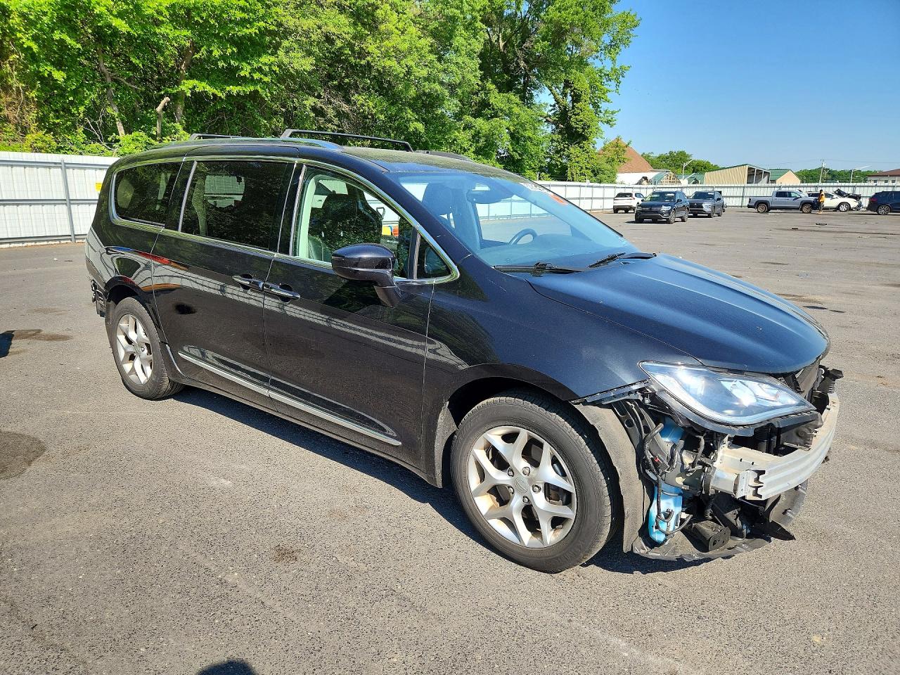 2019 CHRYSLER PACIFICA TOURING L PLUS photo 10
