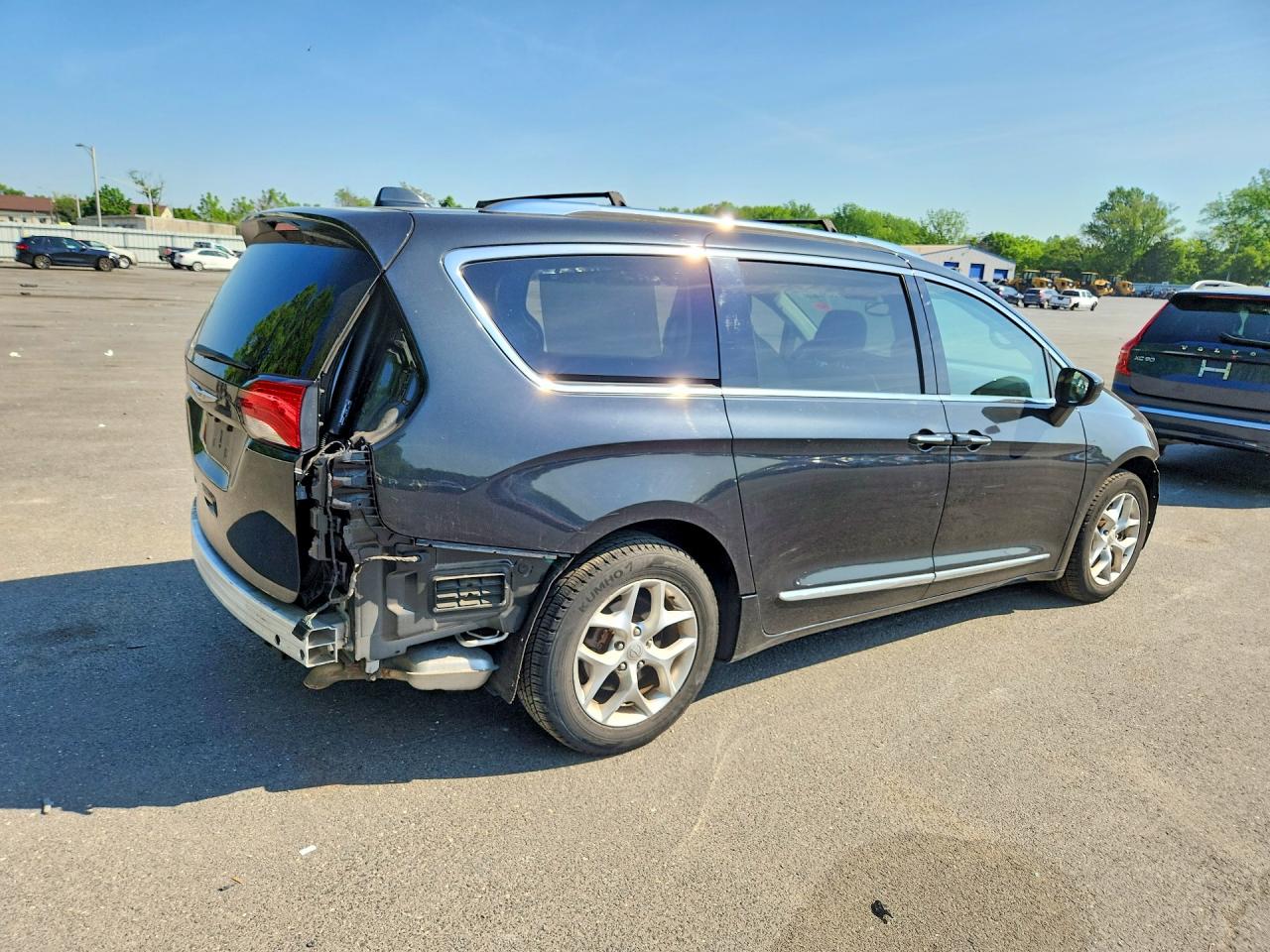 2019 CHRYSLER PACIFICA TOURING L PLUS photo 7