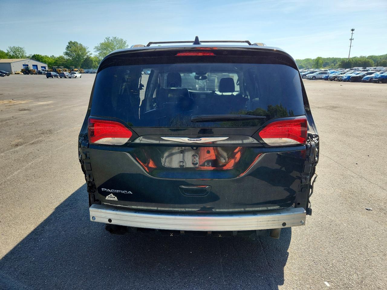 2019 CHRYSLER PACIFICA TOURING L PLUS photo 16