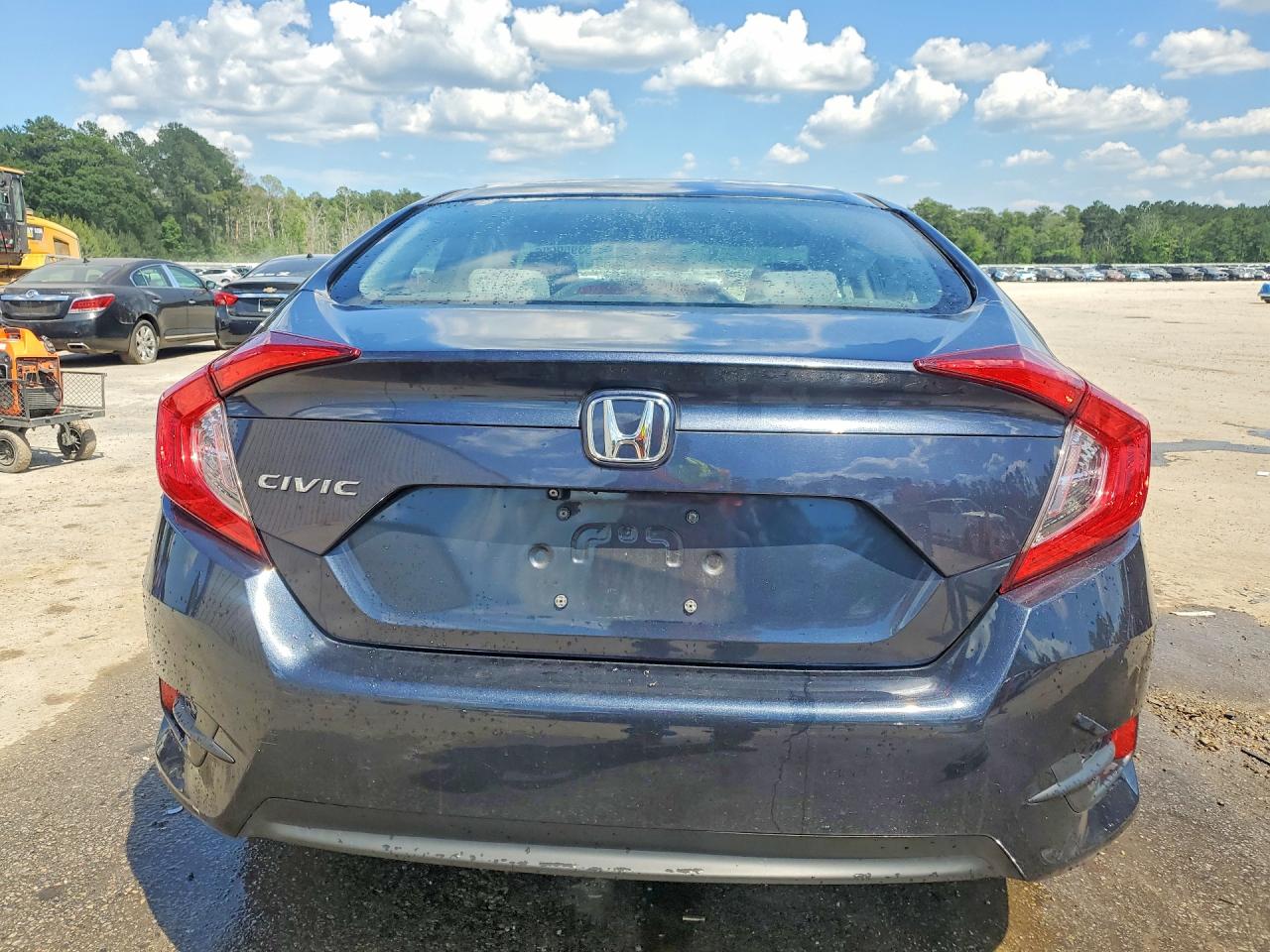 2017 HONDA CIVIC LX photo 11