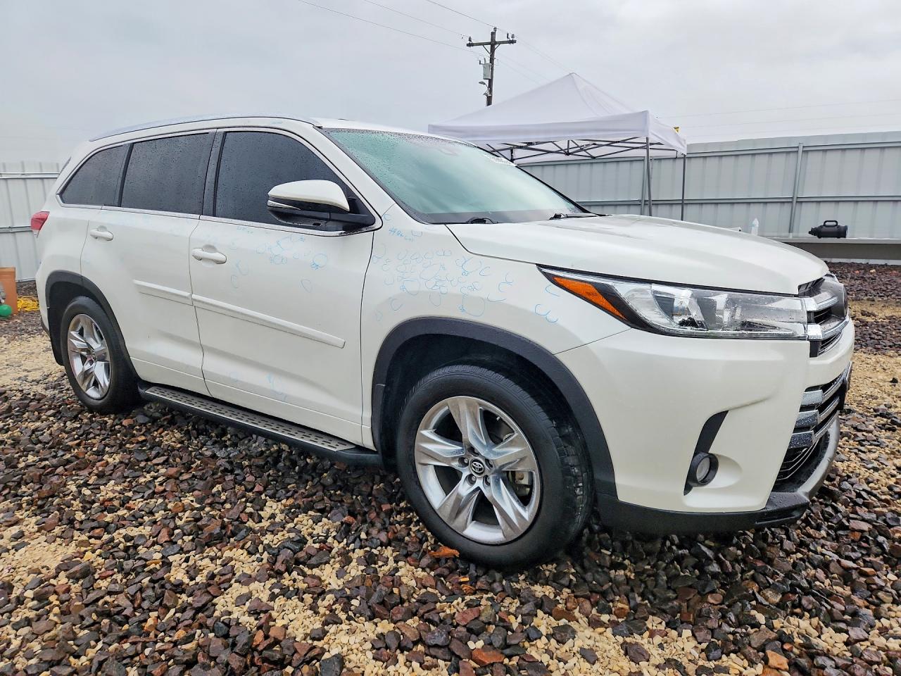 2018 TOYOTA HIGHLANDER LIMITED photo 10