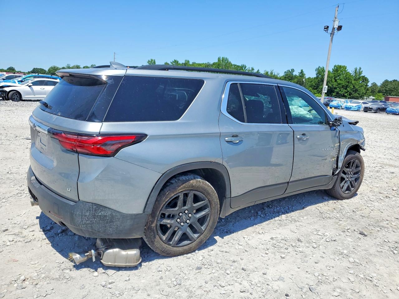 2023 CHEVROLET TRAVERSE LT photo 3