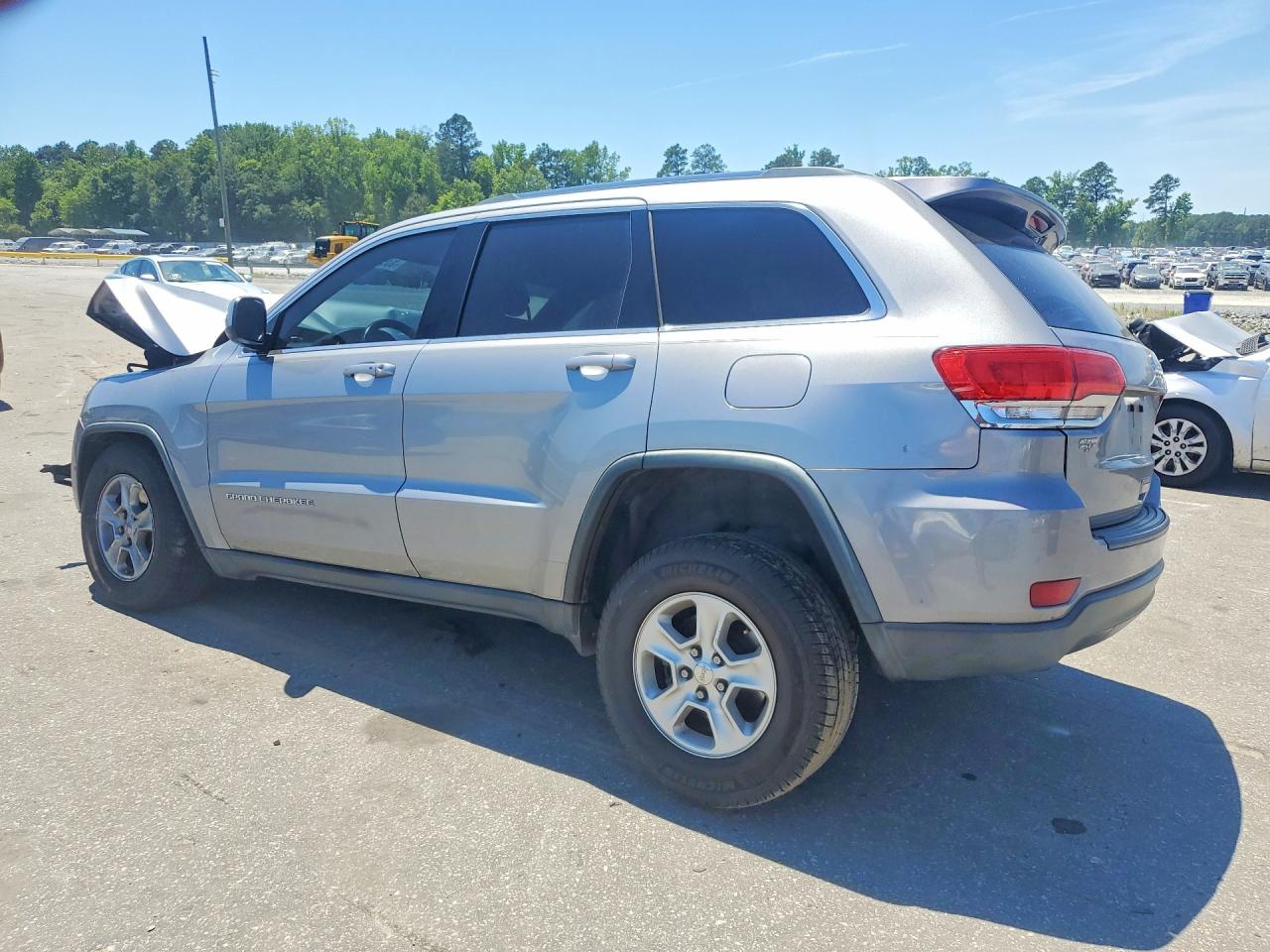 2015 JEEP GRAND CHEROKEE LAREDO photo 4
