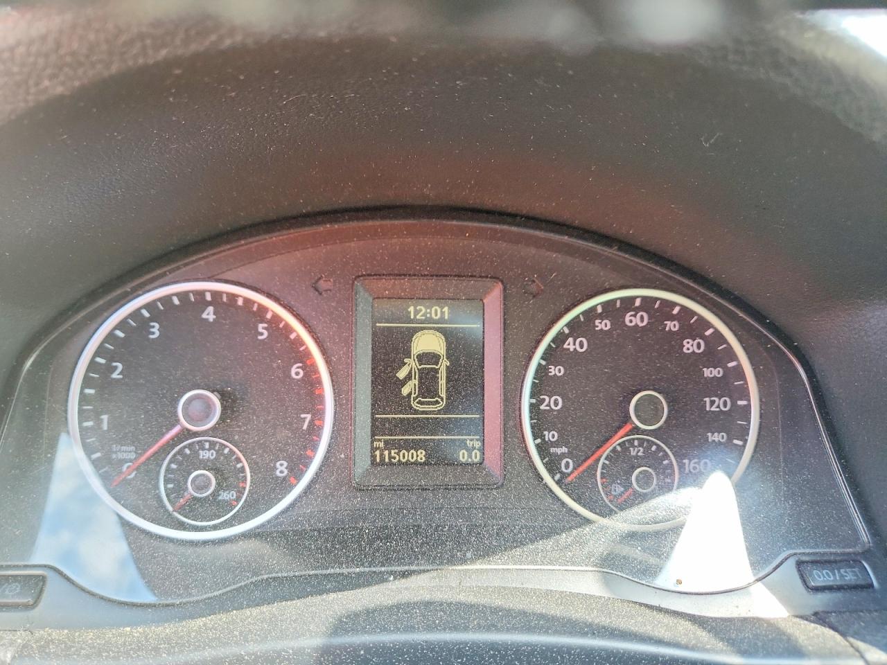 2013 VOLKSWAGEN TIGUAN S photo 17