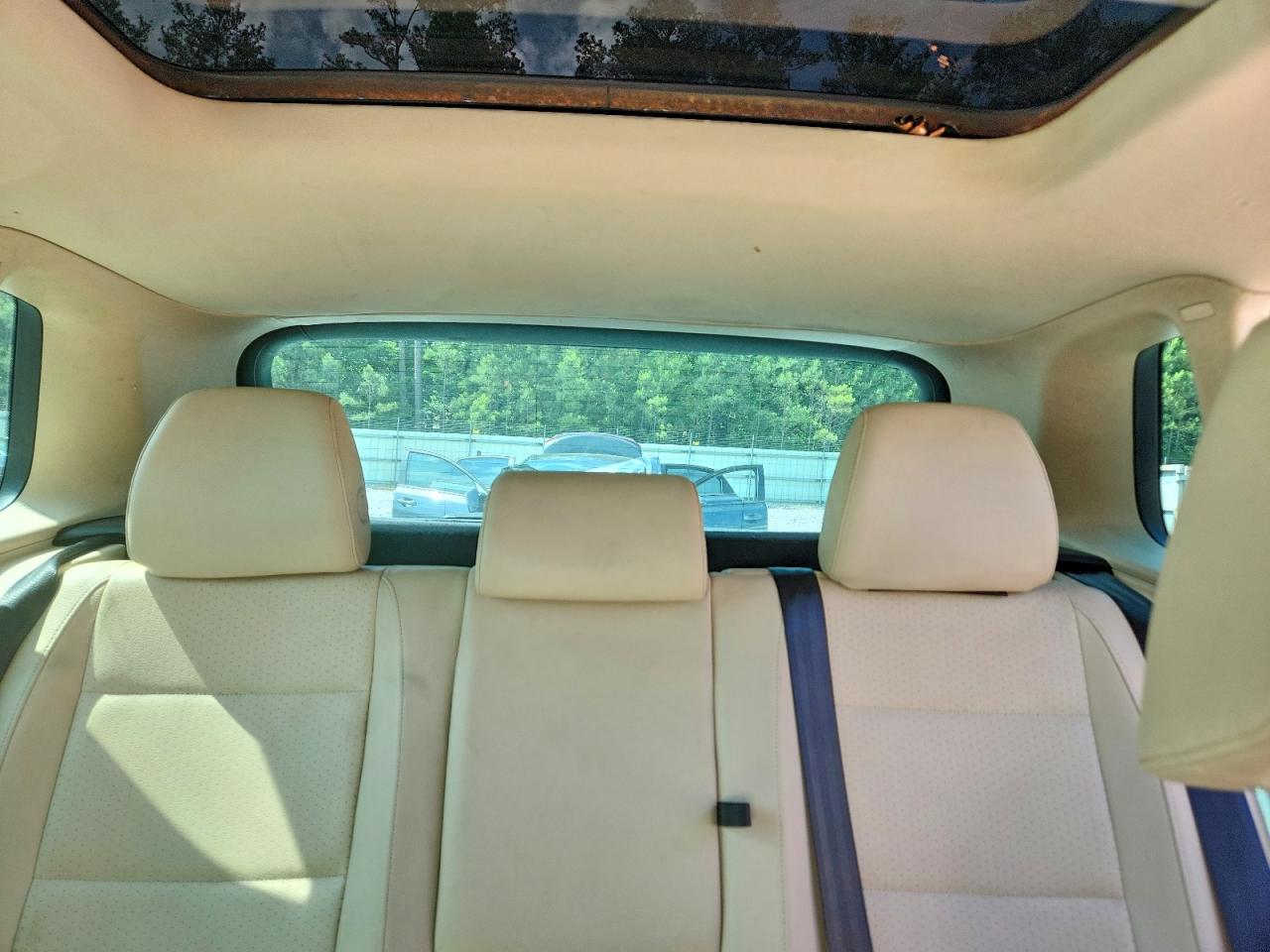 2013 VOLKSWAGEN TIGUAN S photo 19