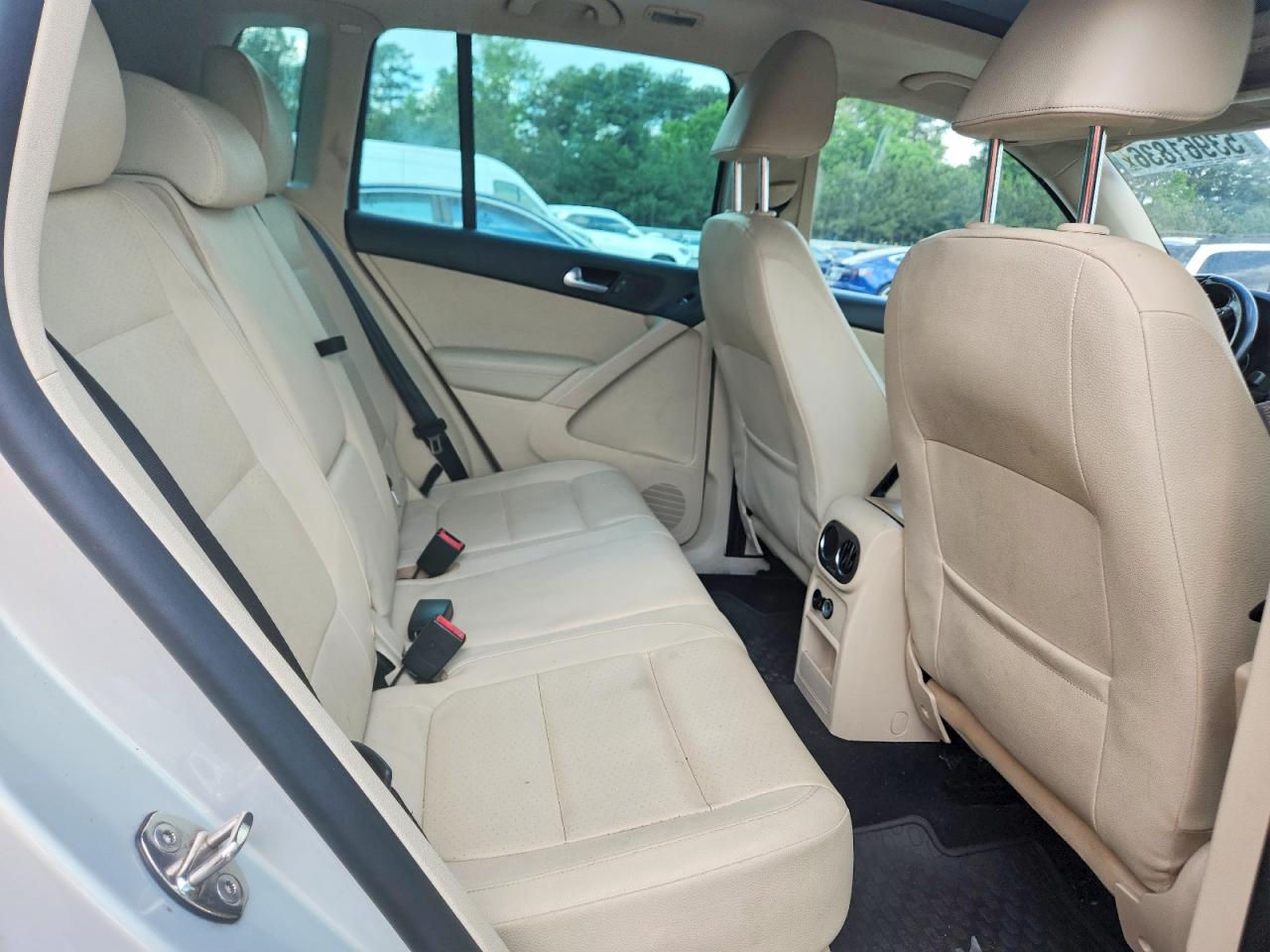 2013 VOLKSWAGEN TIGUAN S photo 21