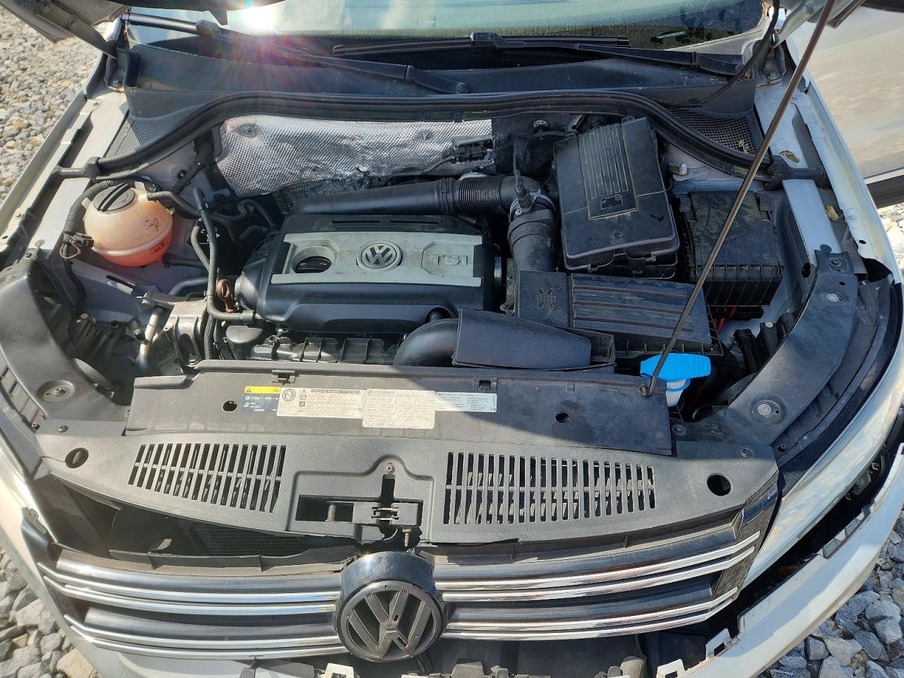 2013 VOLKSWAGEN TIGUAN S photo 23