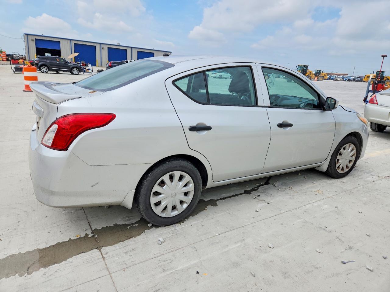 2018 NISSAN VERSA S PLUS photo 7