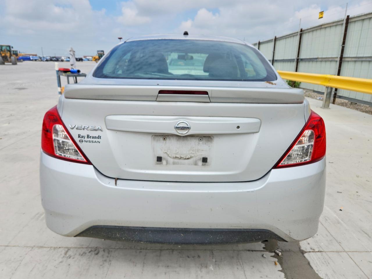 2018 NISSAN VERSA S PLUS photo 16