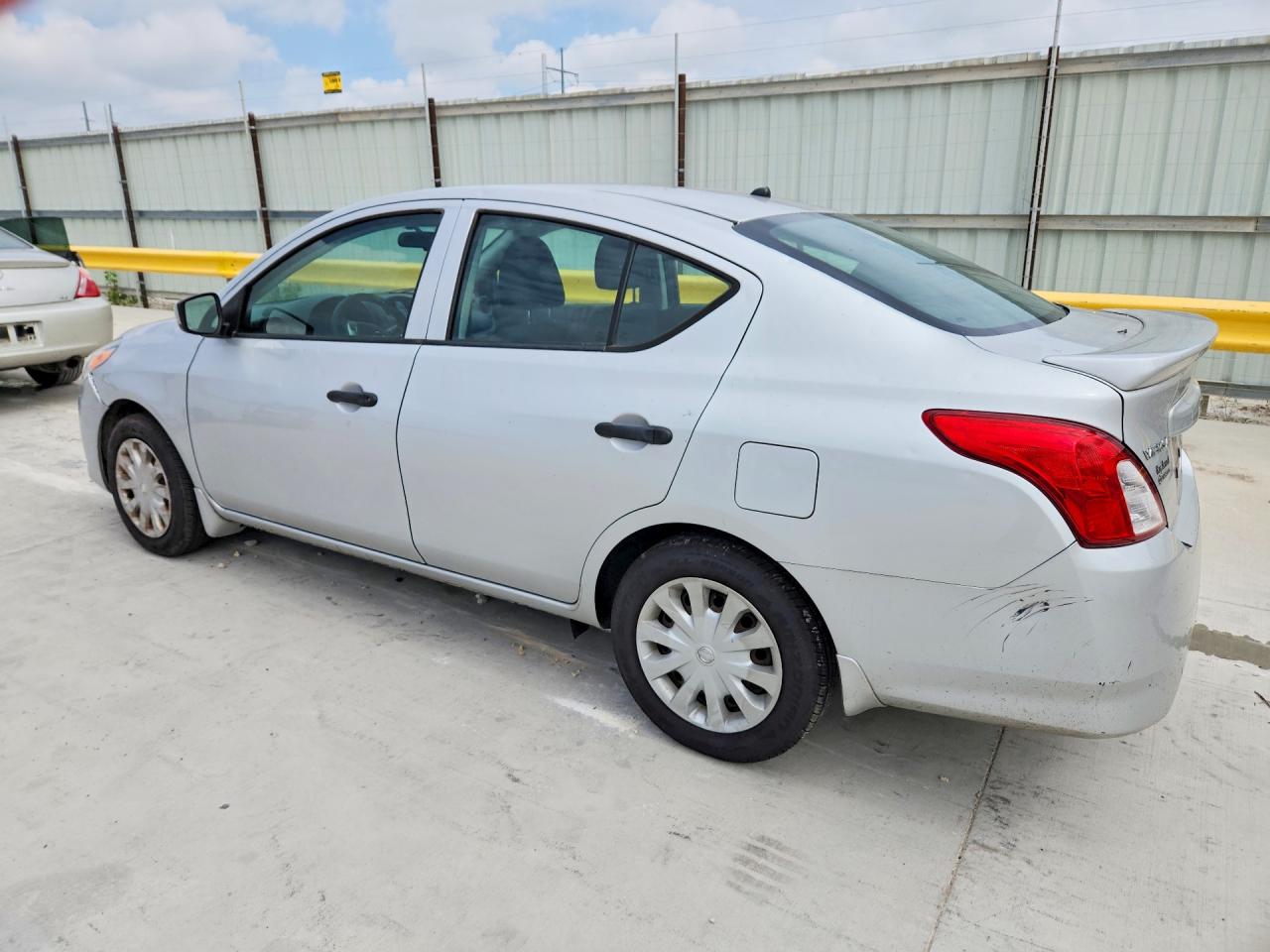 2018 NISSAN VERSA S PLUS photo 4
