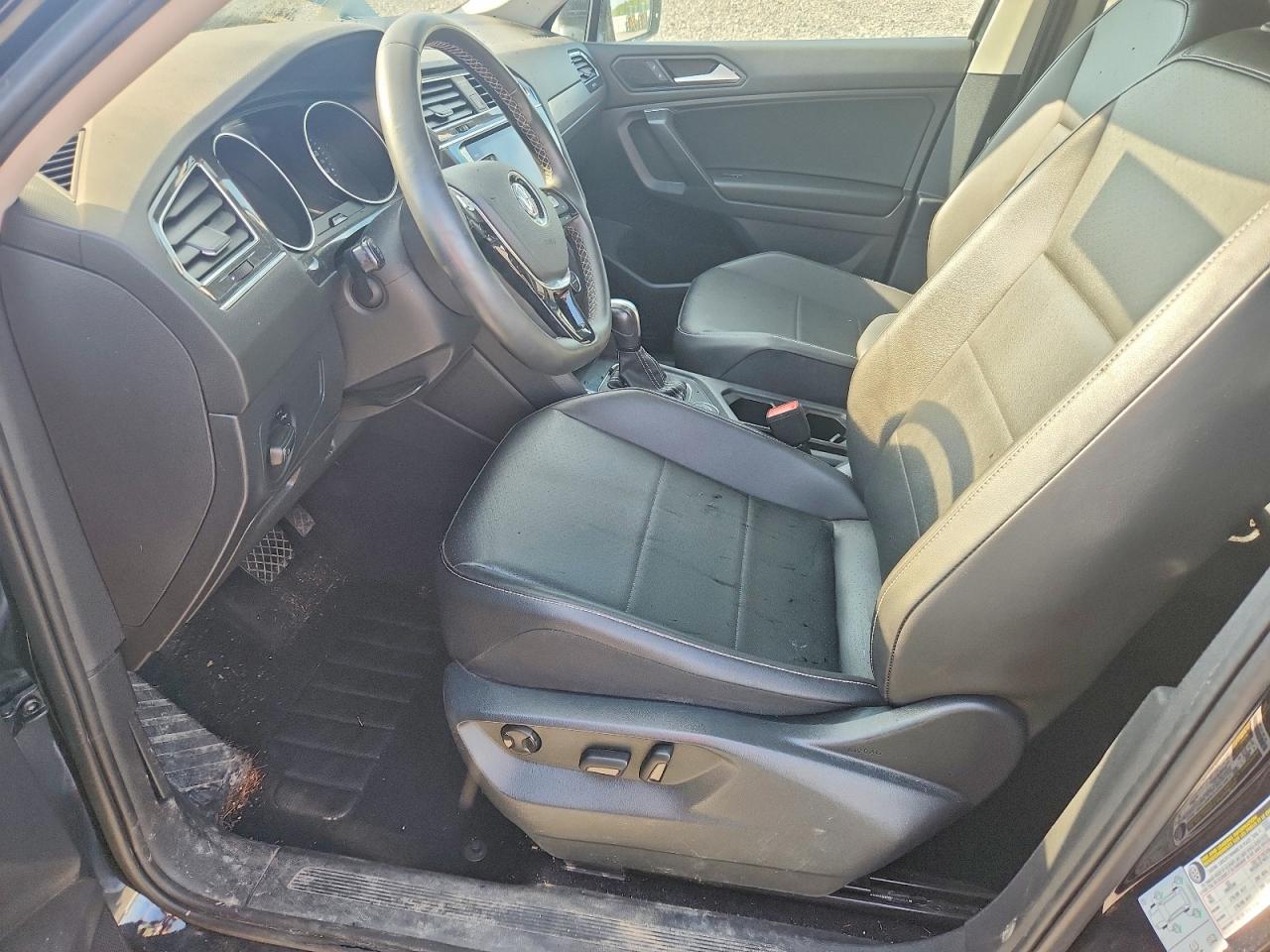 2021 VOLKSWAGEN TIGUAN SE photo 13