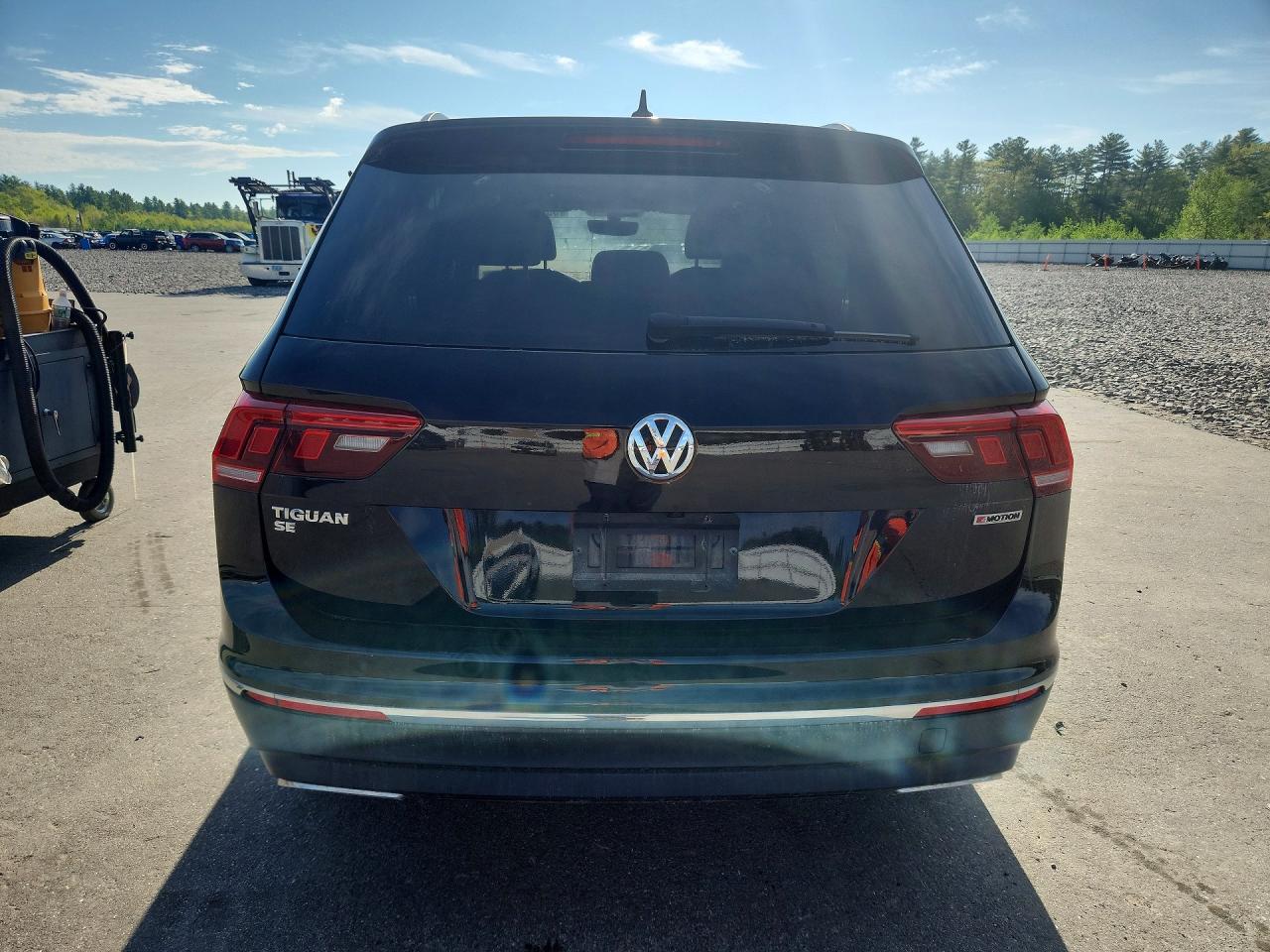 2021 VOLKSWAGEN TIGUAN SE photo 11