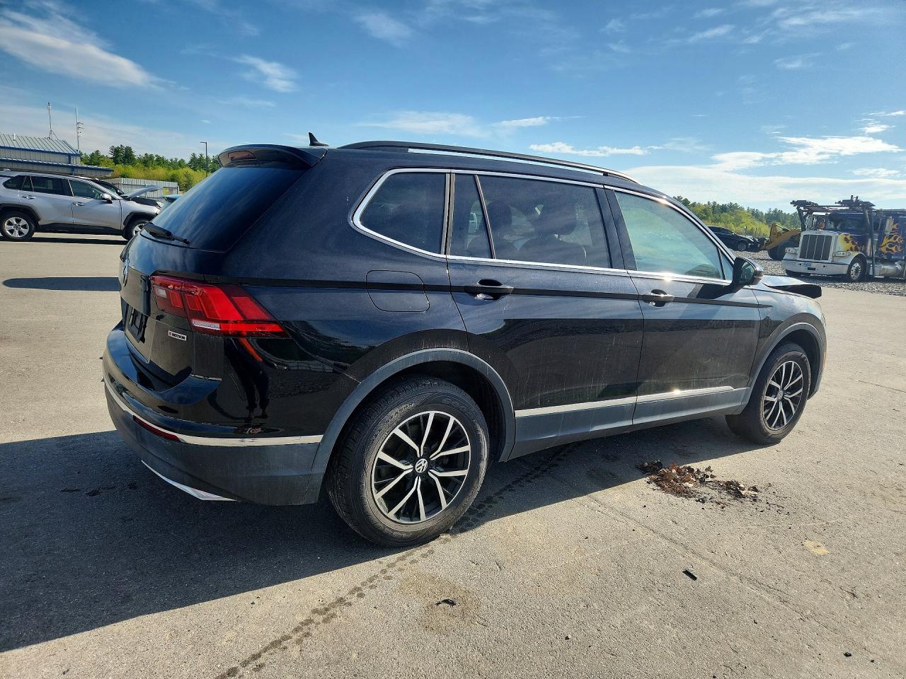2021 VOLKSWAGEN TIGUAN SE photo 5