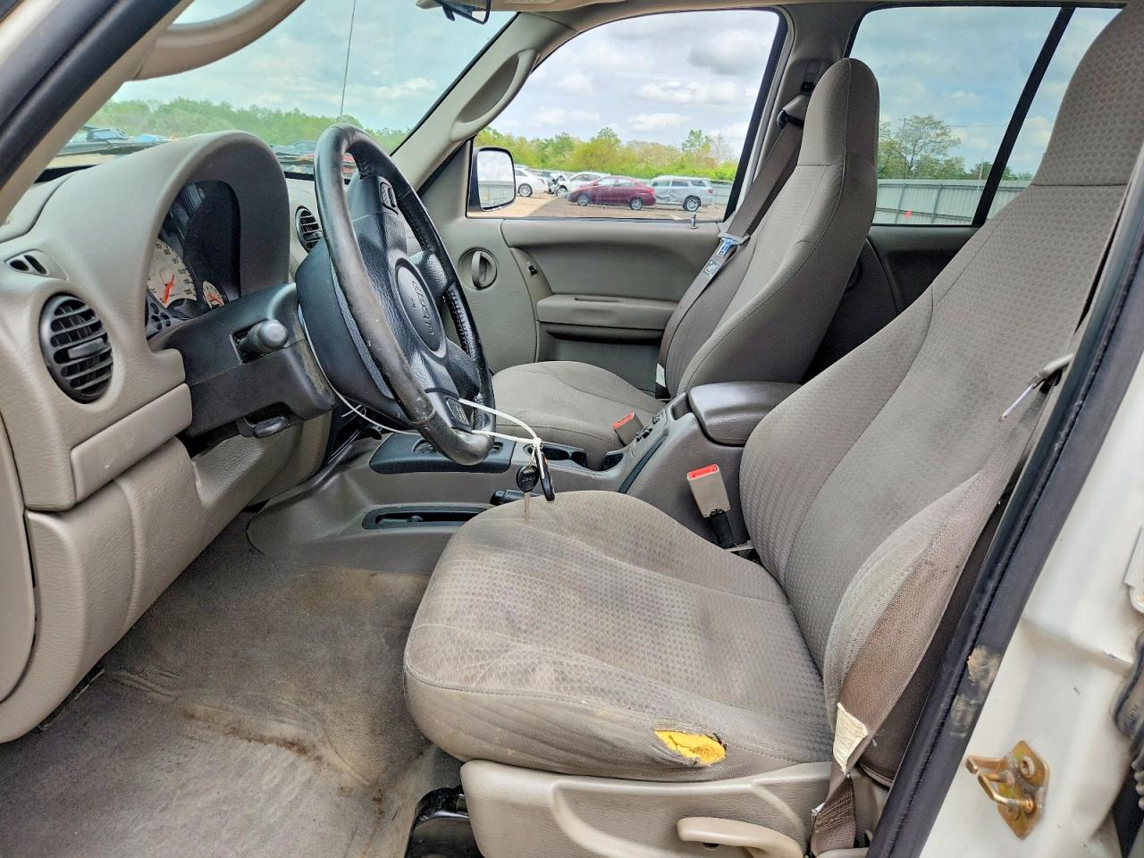 2004 JEEP LIBERTY SPORT photo 7