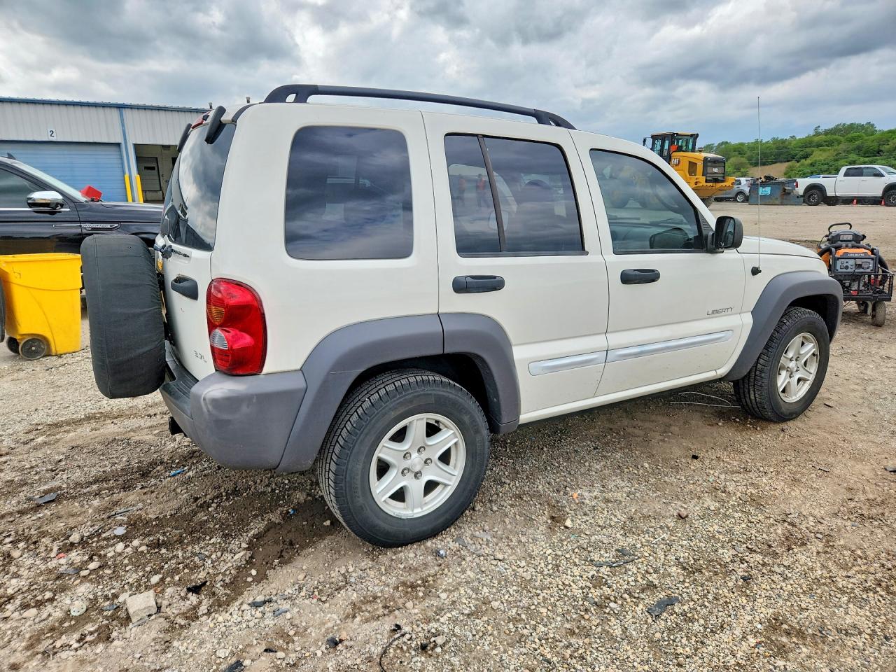2004 JEEP LIBERTY SPORT photo 3