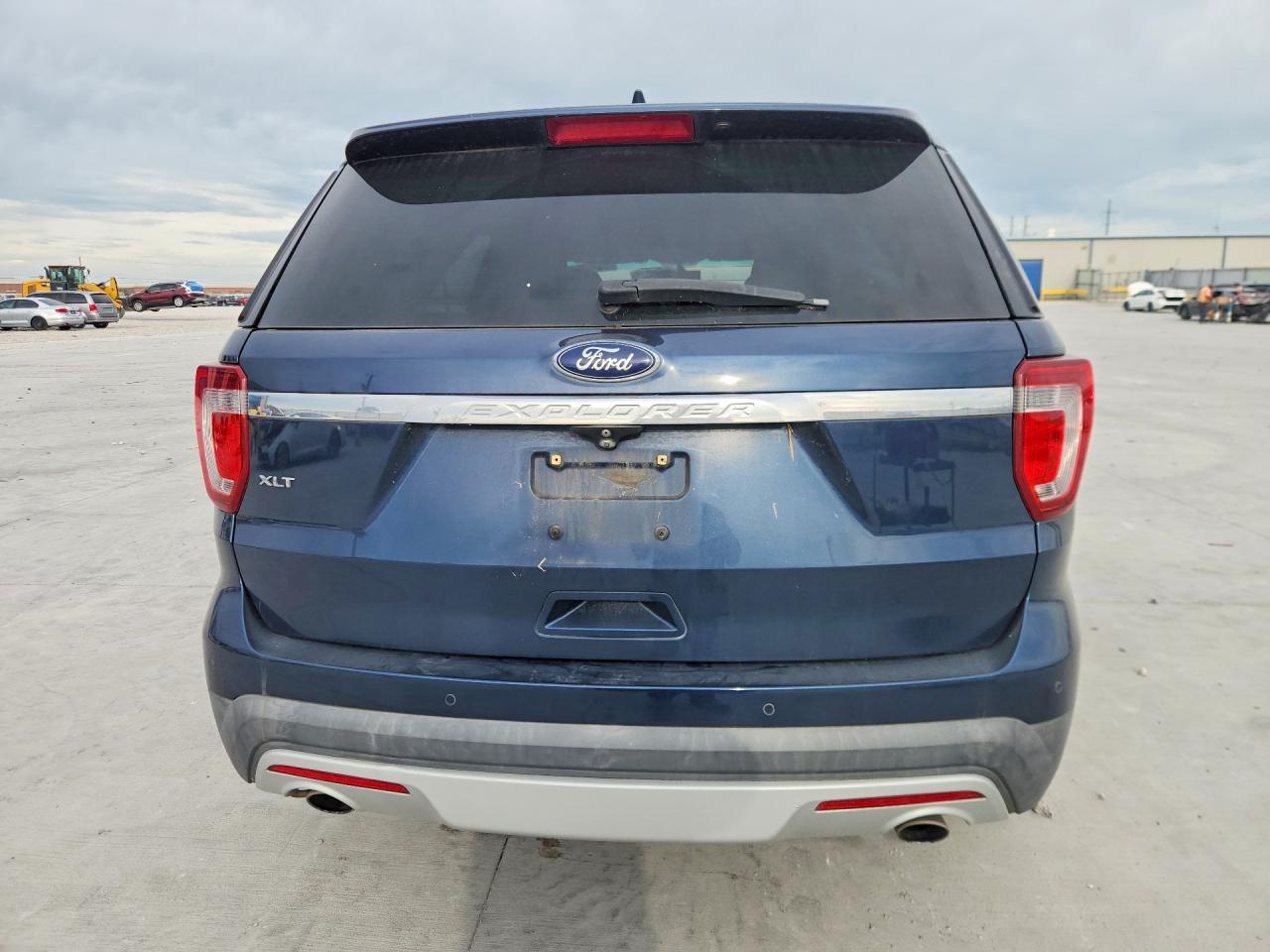 2017 FORD EXPLORER XLT photo 16
