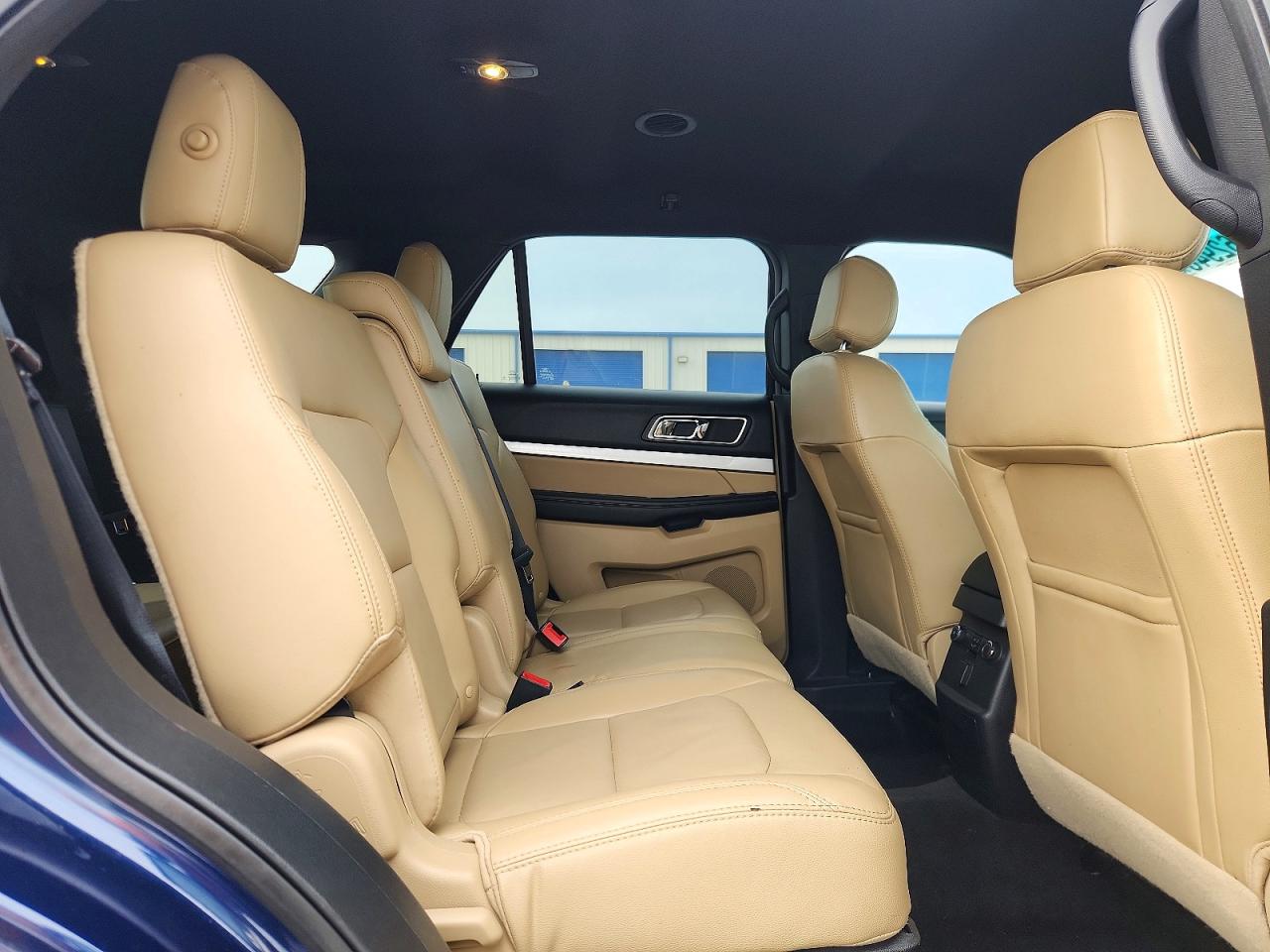 2017 FORD EXPLORER XLT photo 31