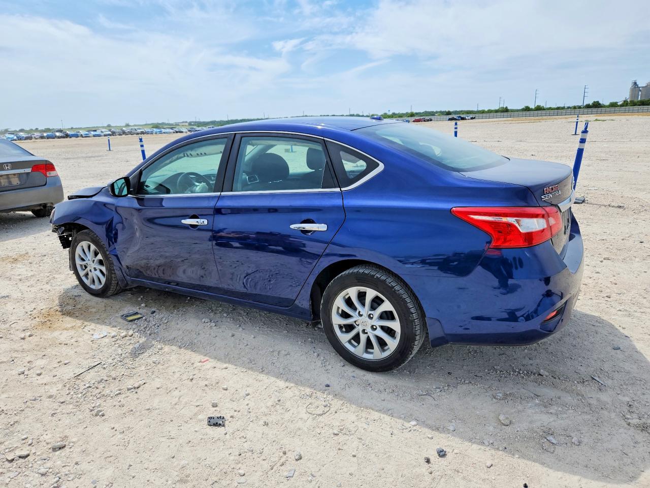 2019 NISSAN SENTRA SV photo 3