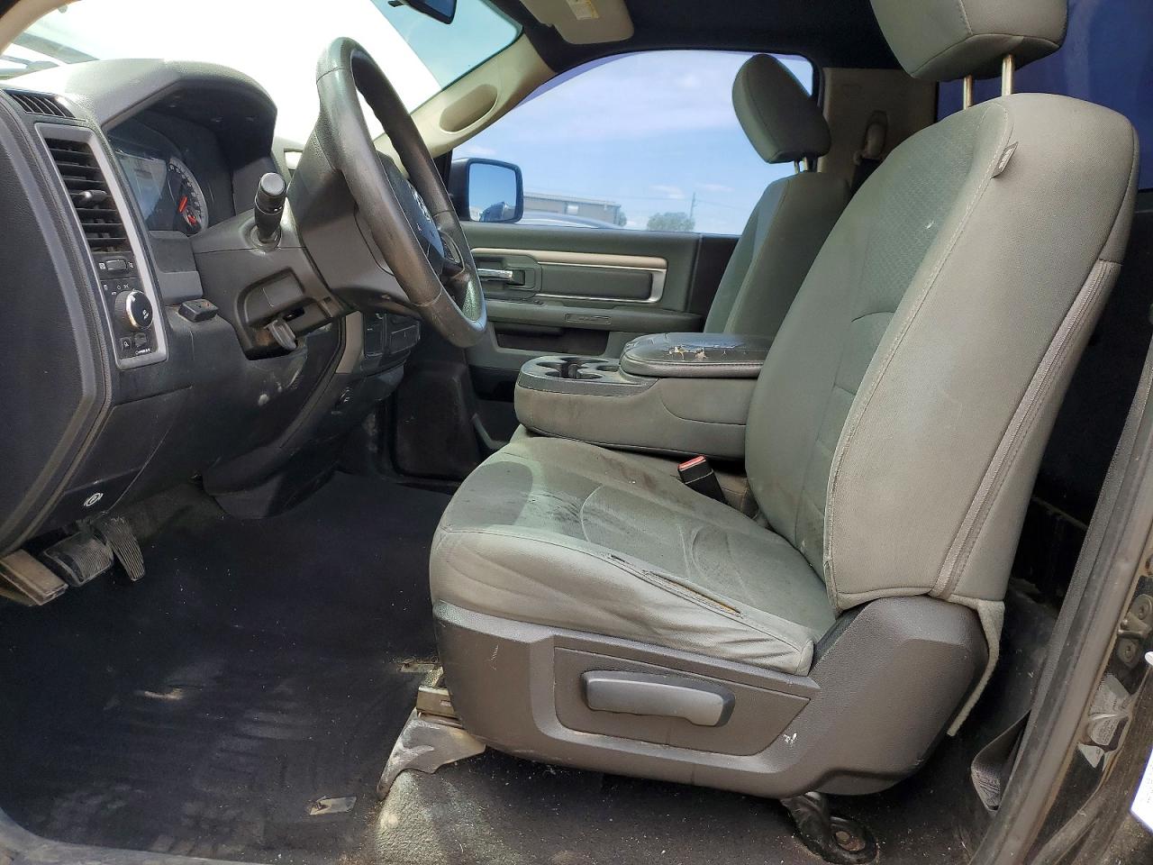 2014 RAM 1500 photo 13