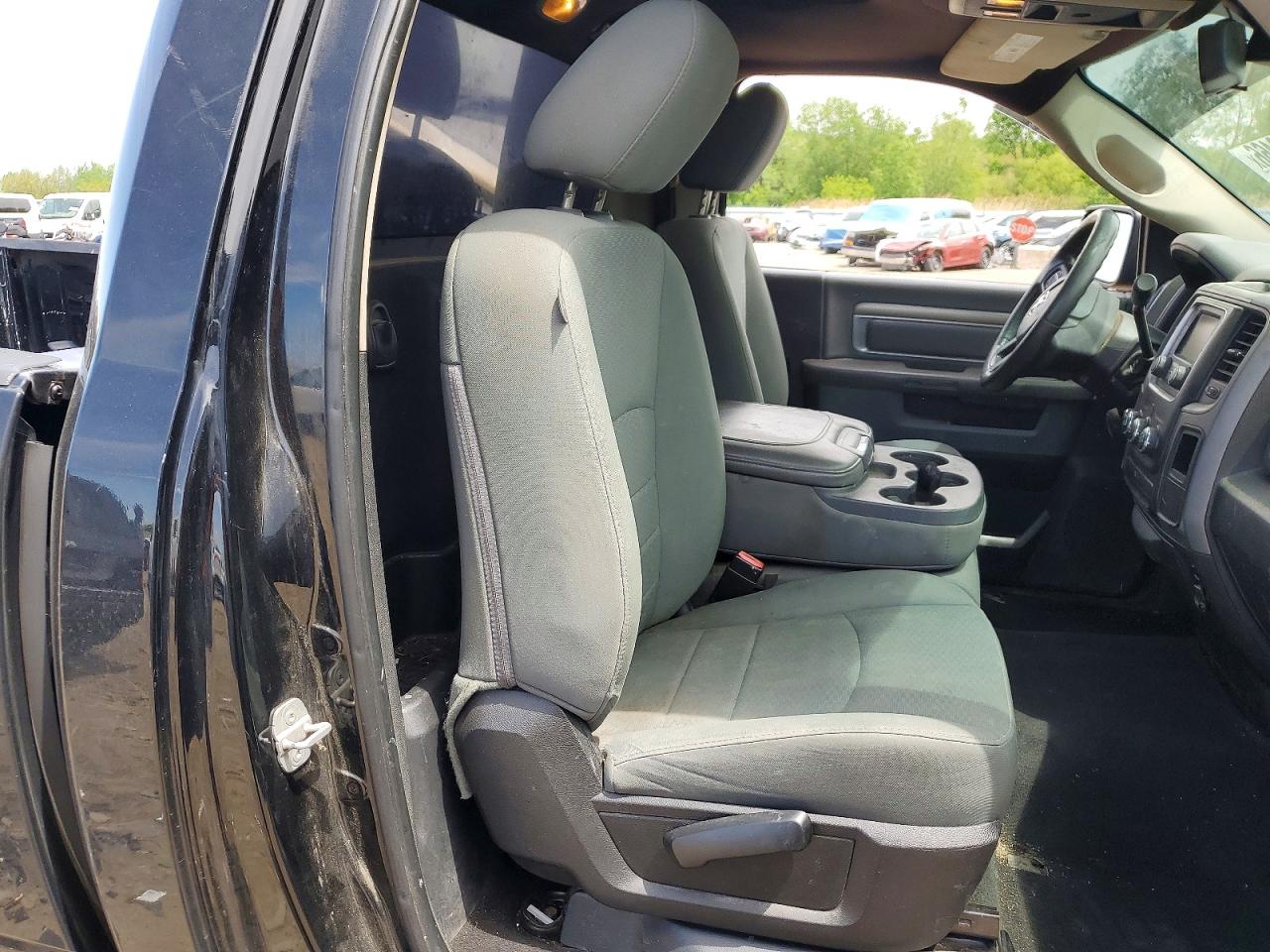 2014 RAM 1500 photo 19