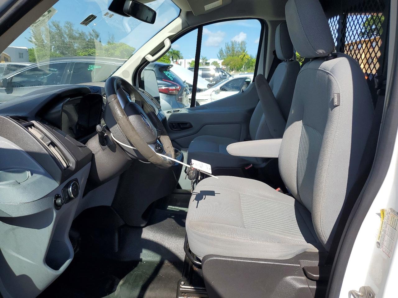 2017 FORD TRANSIT T-150 photo 19