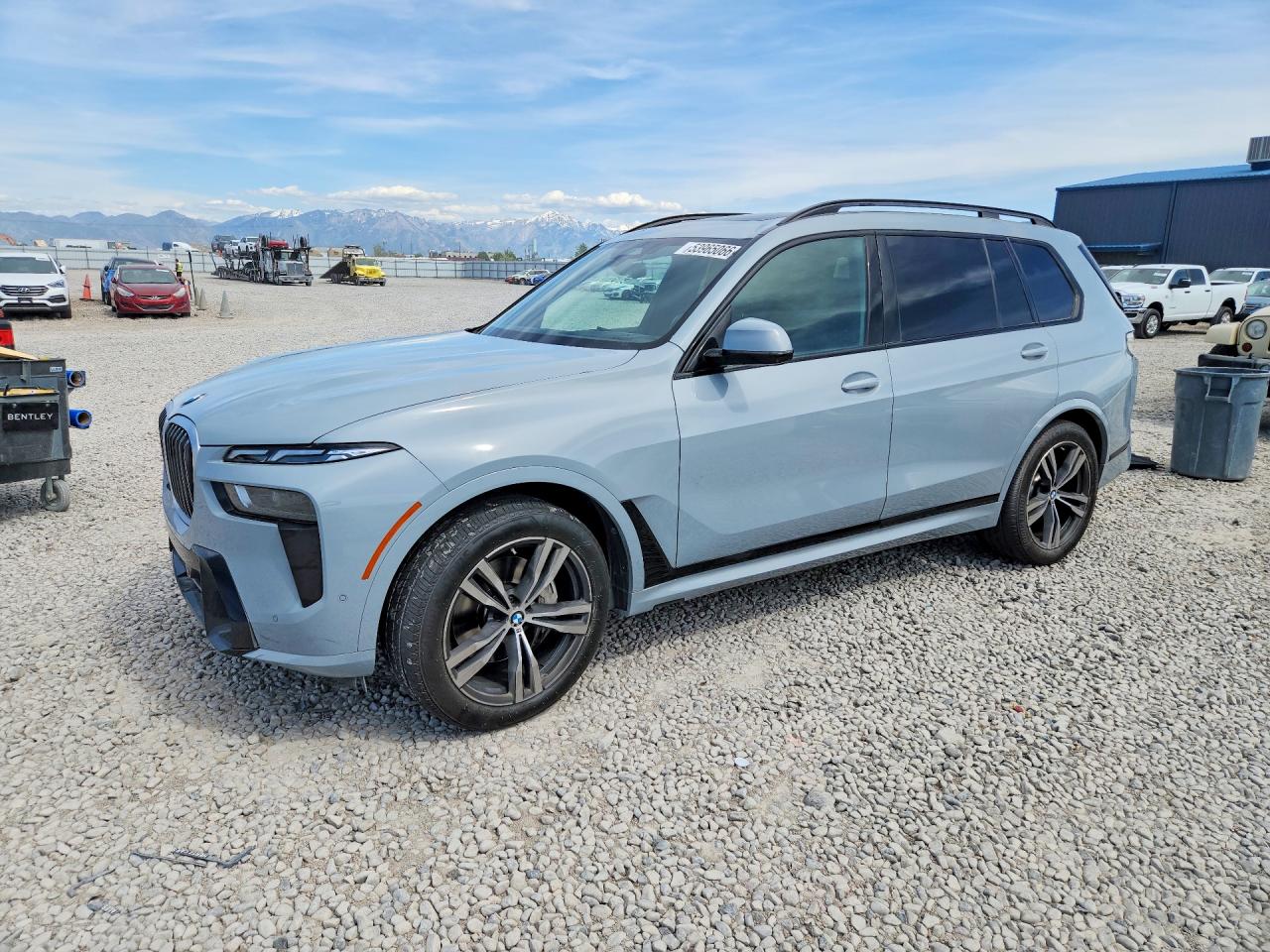 2023 BMW X7