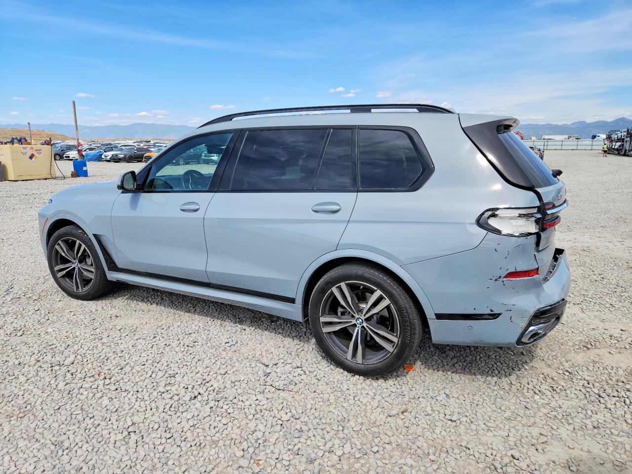 2023 BMW X7 XDRIVE40I photo 3