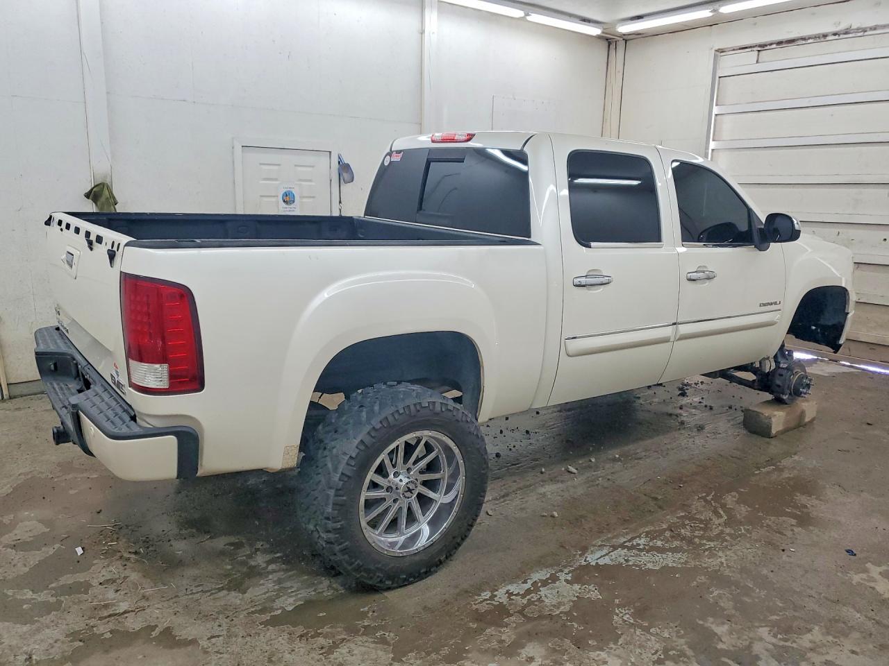 2011 GMC SIERRA K1500 DENALI photo 7