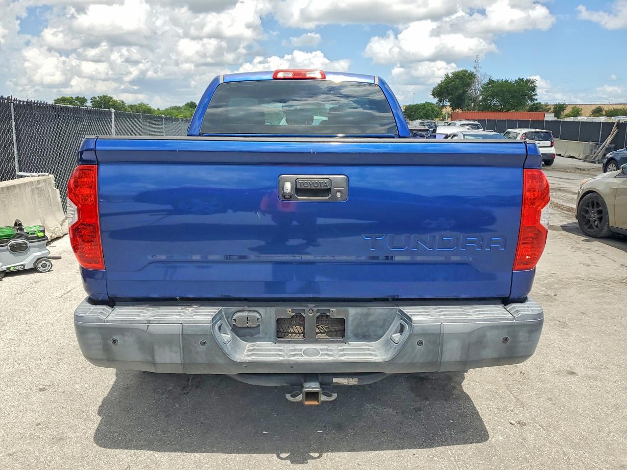 2014 TOYOTA TUNDRA SR photo 16