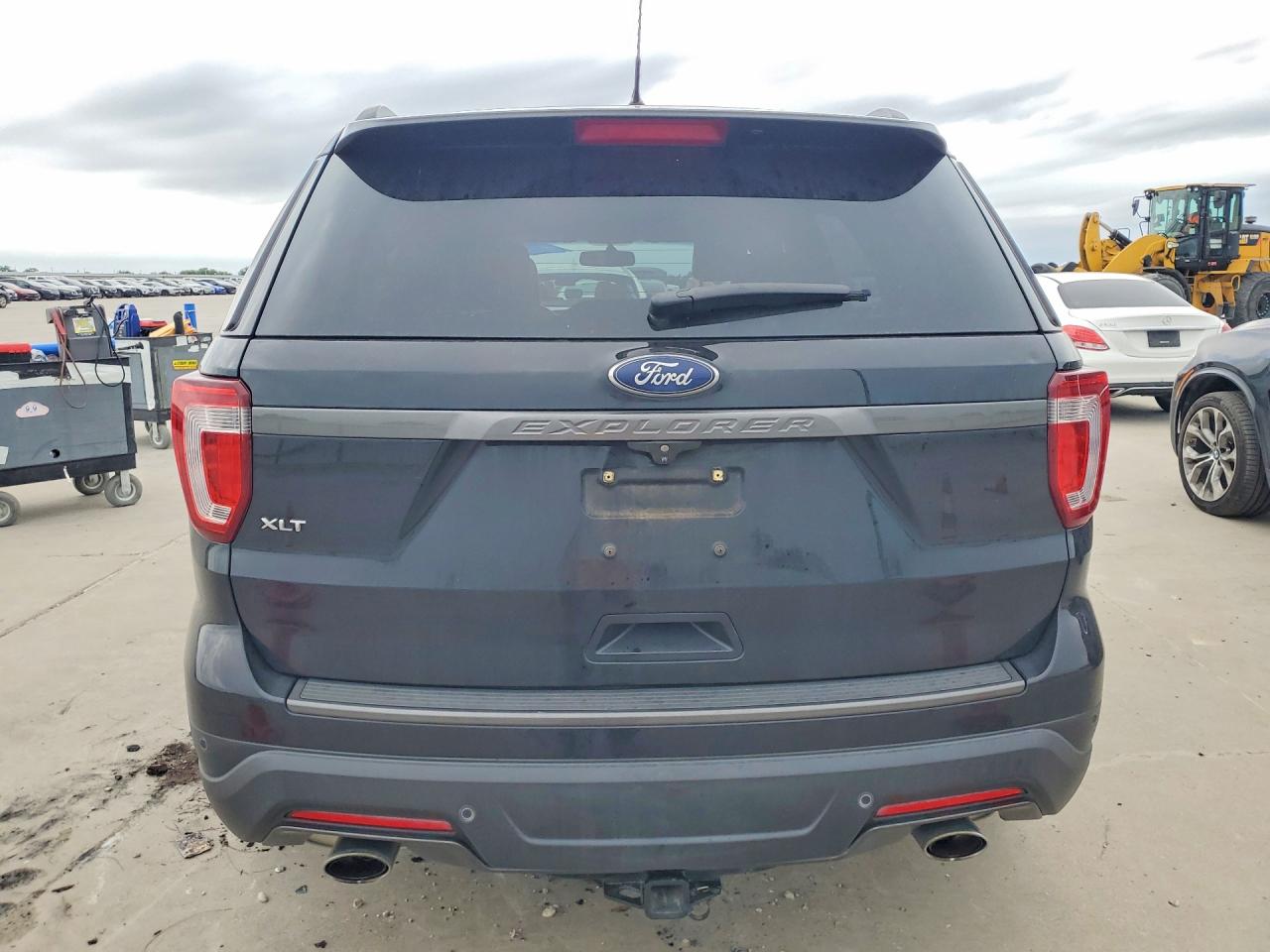 2018 FORD EXPLORER XLT photo 6