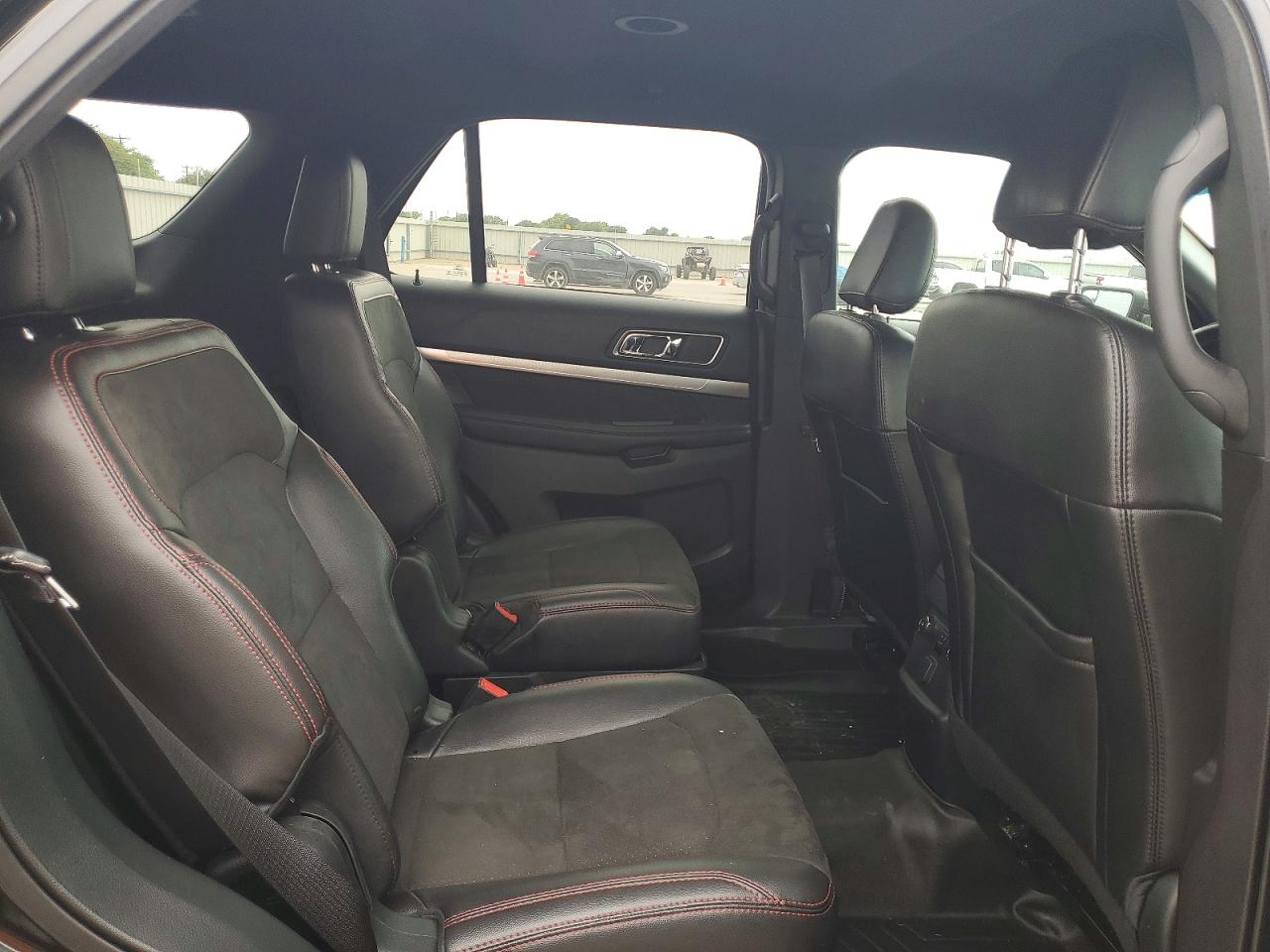 2018 FORD EXPLORER XLT photo 11