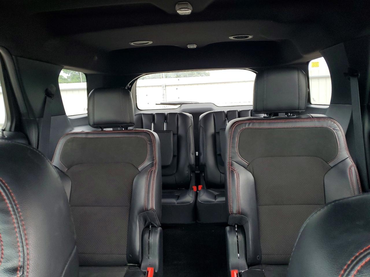 2018 FORD EXPLORER XLT photo 10