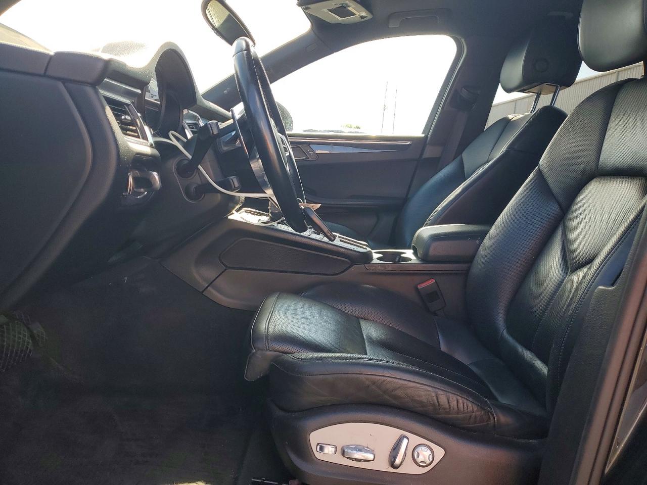 2017 PORSCHE MACAN photo 13