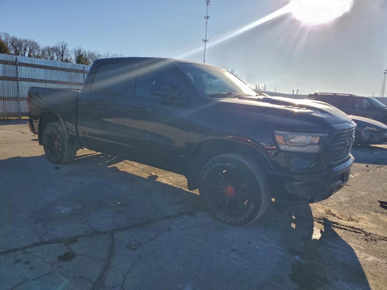 2019 RAM 1500 LARAMIE photo 4