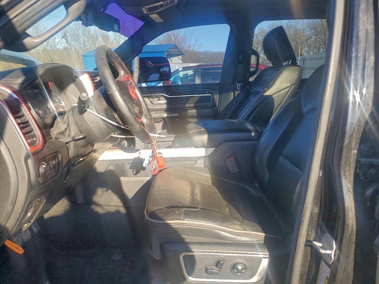2019 RAM 1500 LARAMIE photo 7