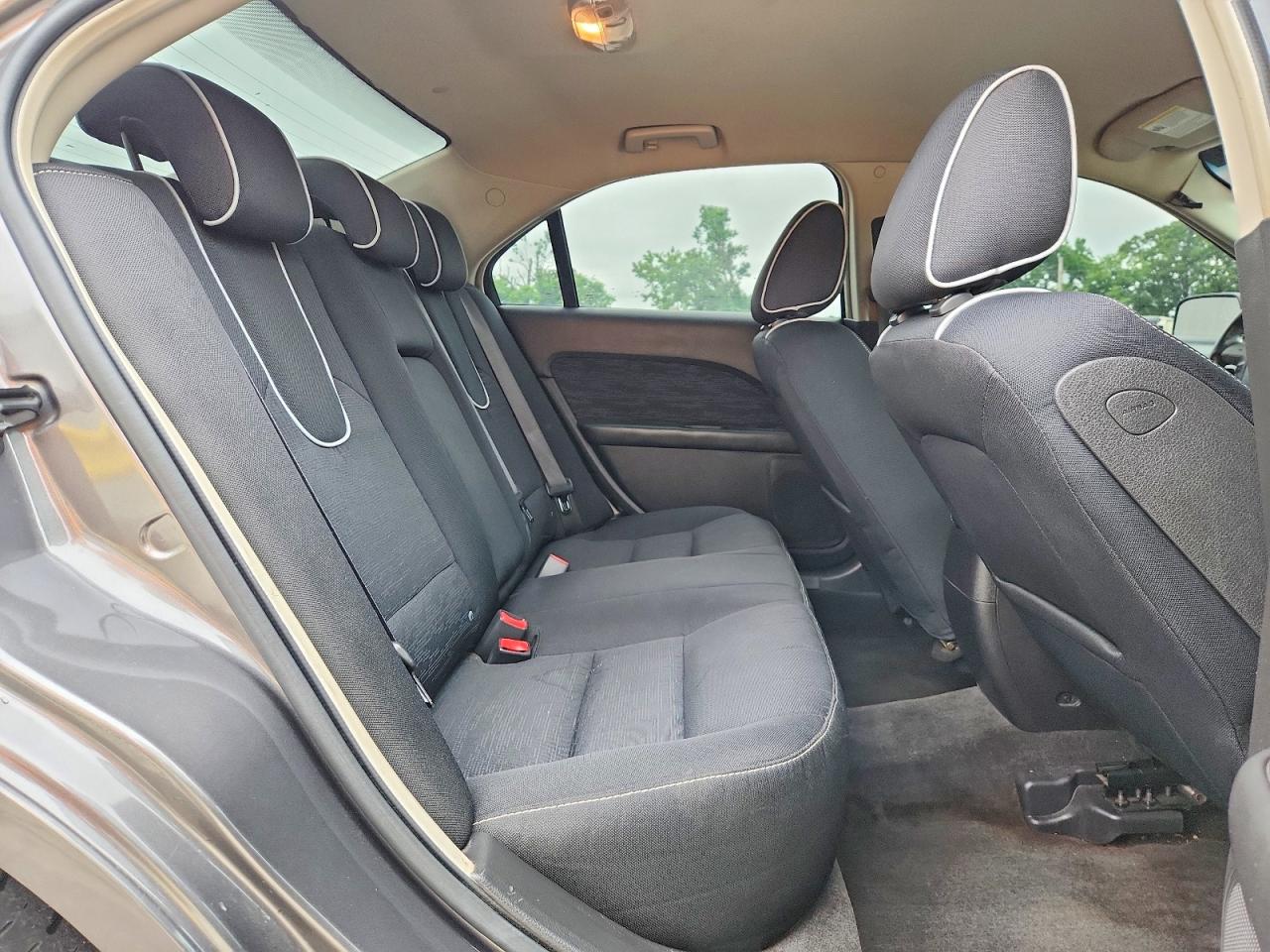 2010 FORD FUSION SE photo 19