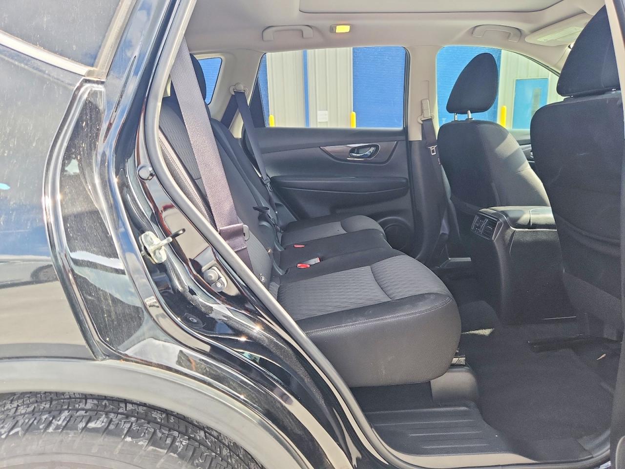 2019 NISSAN ROGUE SV photo 31