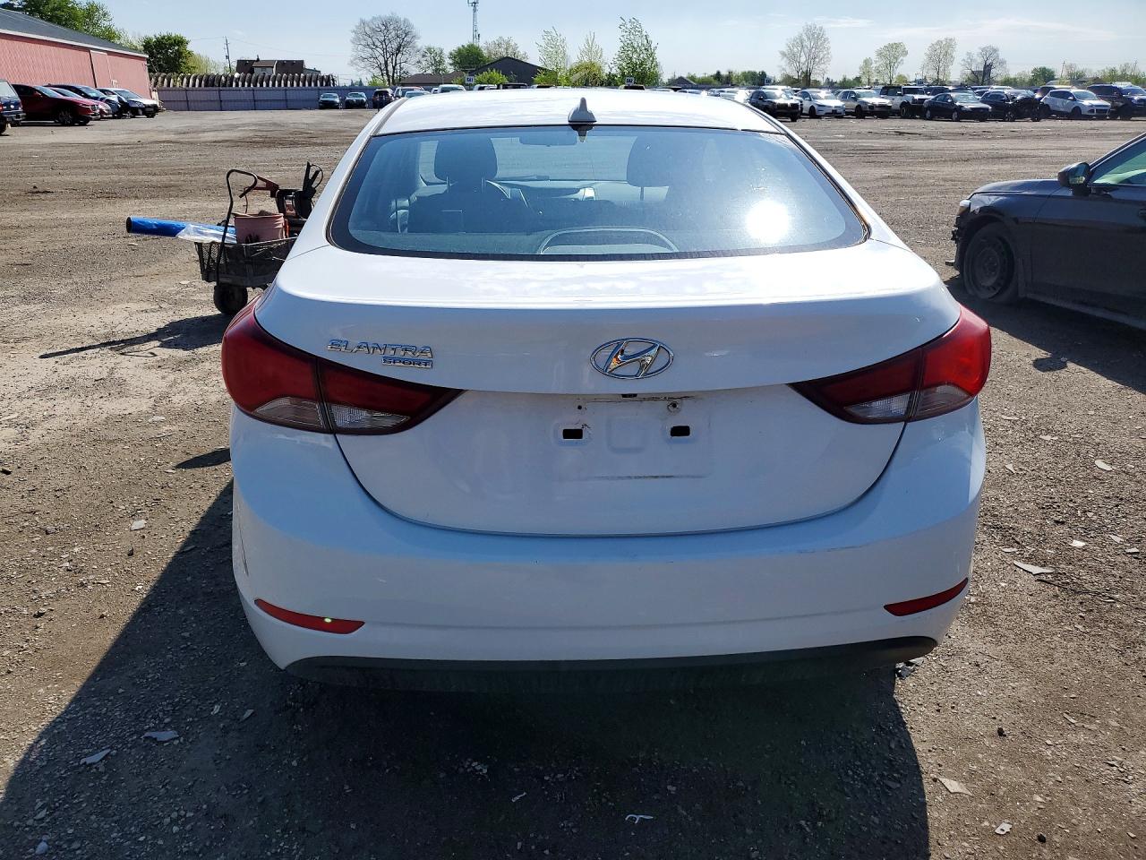 2016 HYUNDAI ELANTRA SE photo 11
