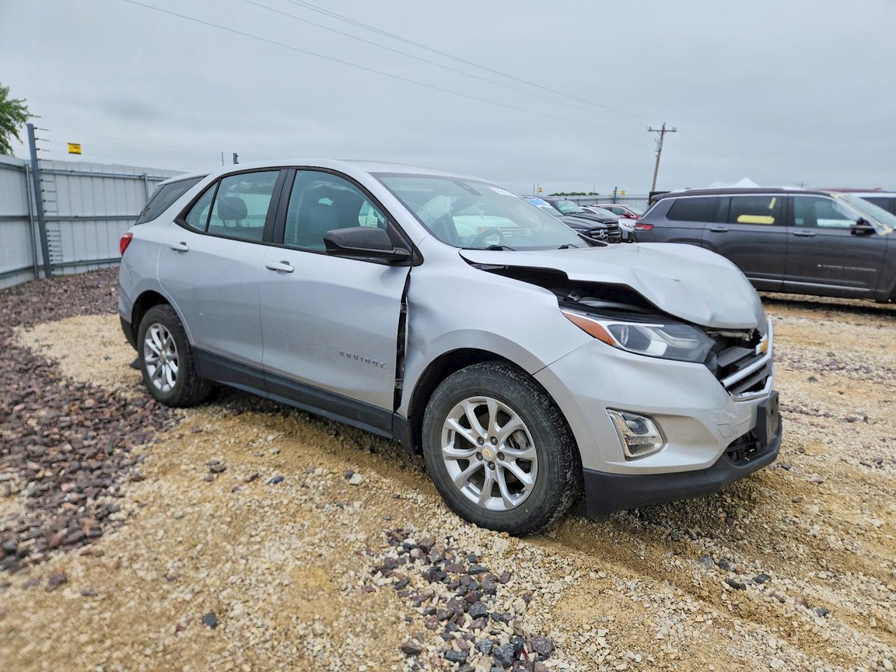 2020 CHEVROLET EQUINOX photo 4