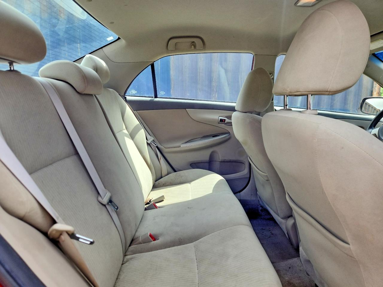 2010 TOYOTA COROLLA LE photo 19