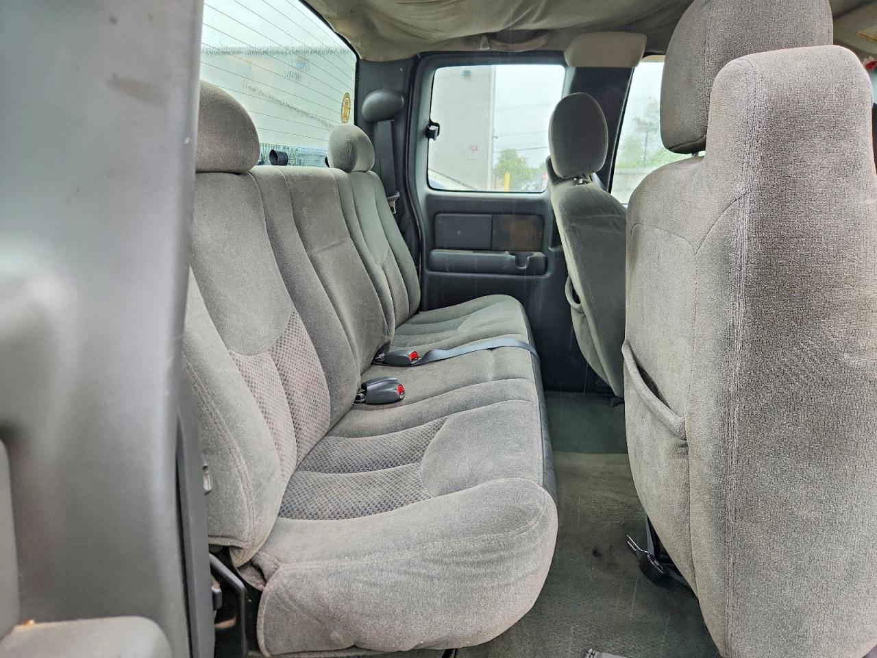 2004 CHEVROLET SILVERADO K1500 photo 28