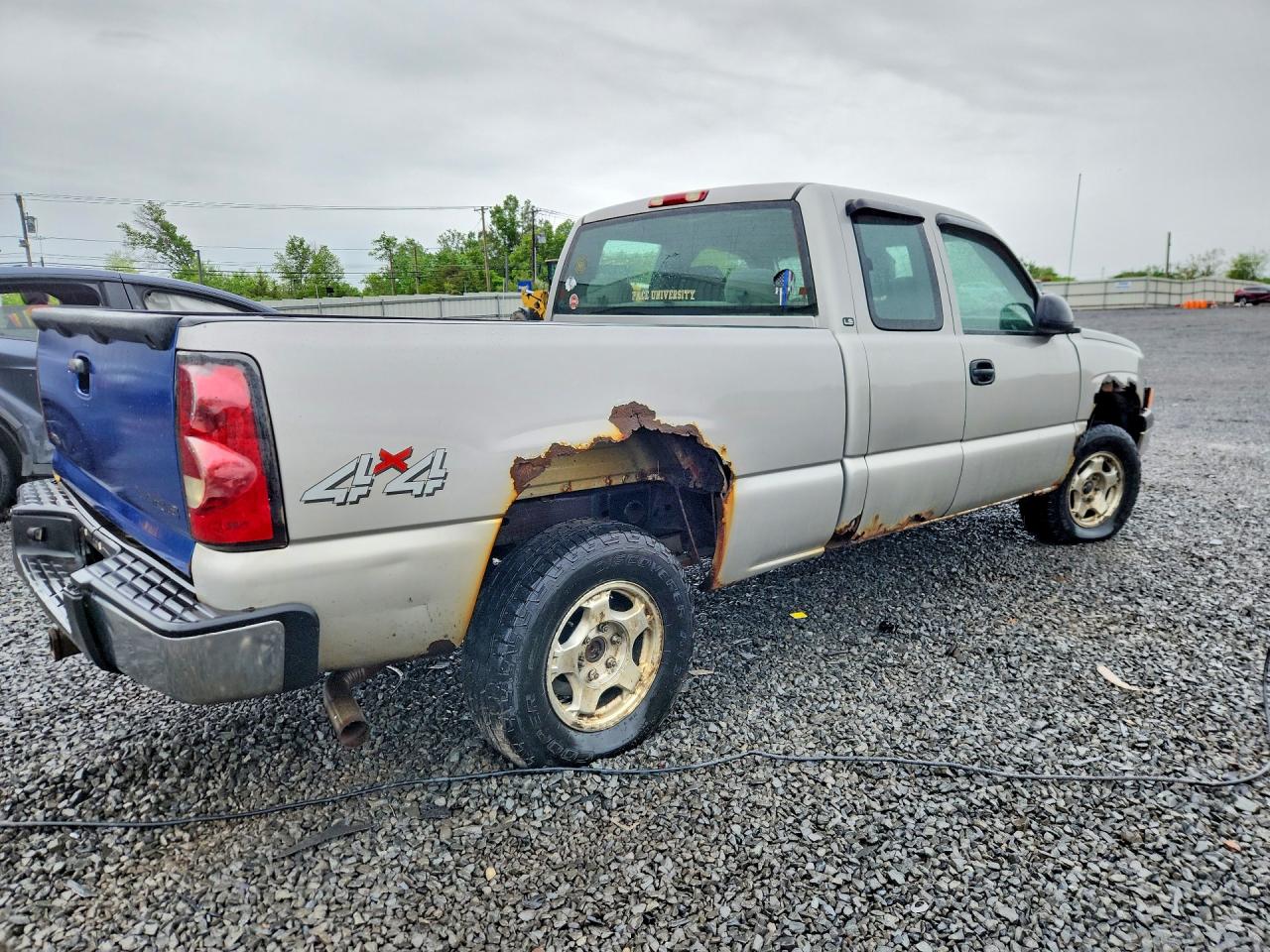 2004 CHEVROLET SILVERADO K1500 photo 7