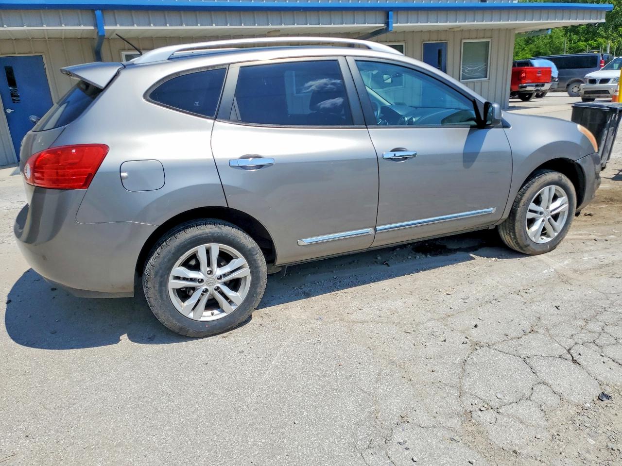 2013 NISSAN ROGUE S photo 5