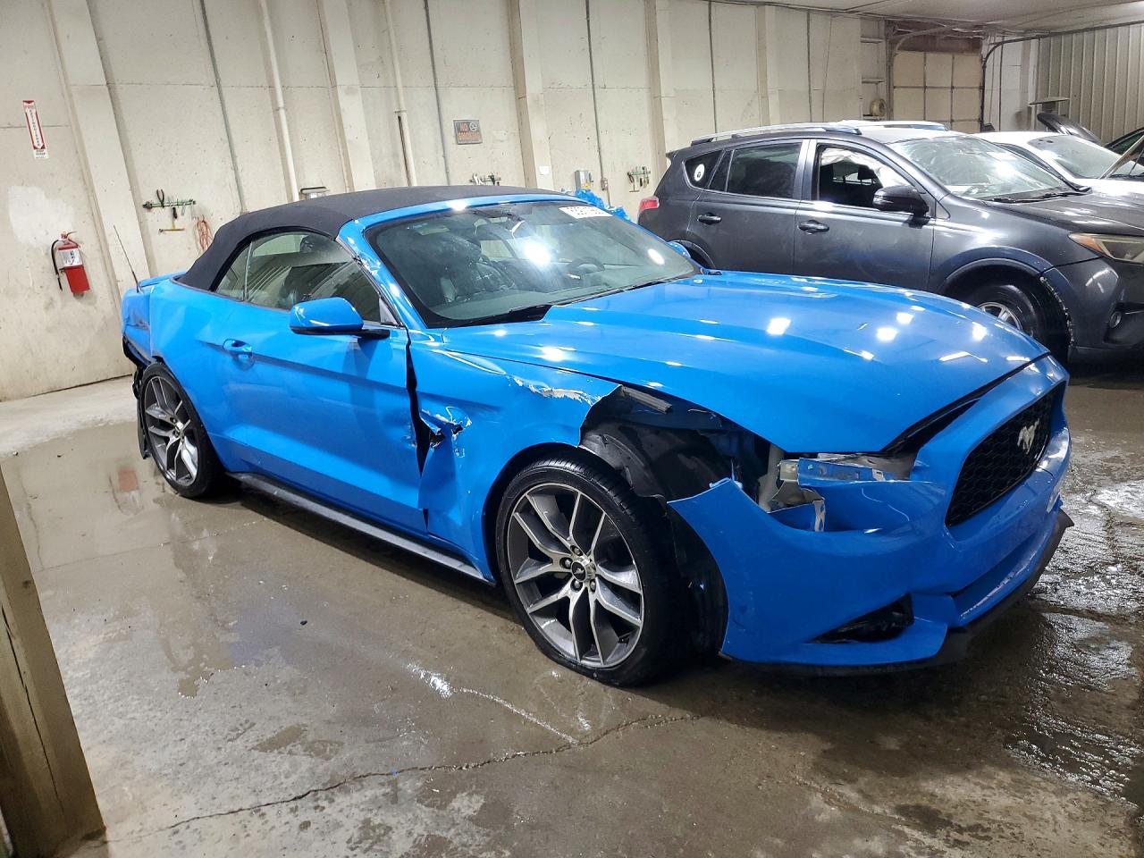 2017 FORD MUSTANG photo 10