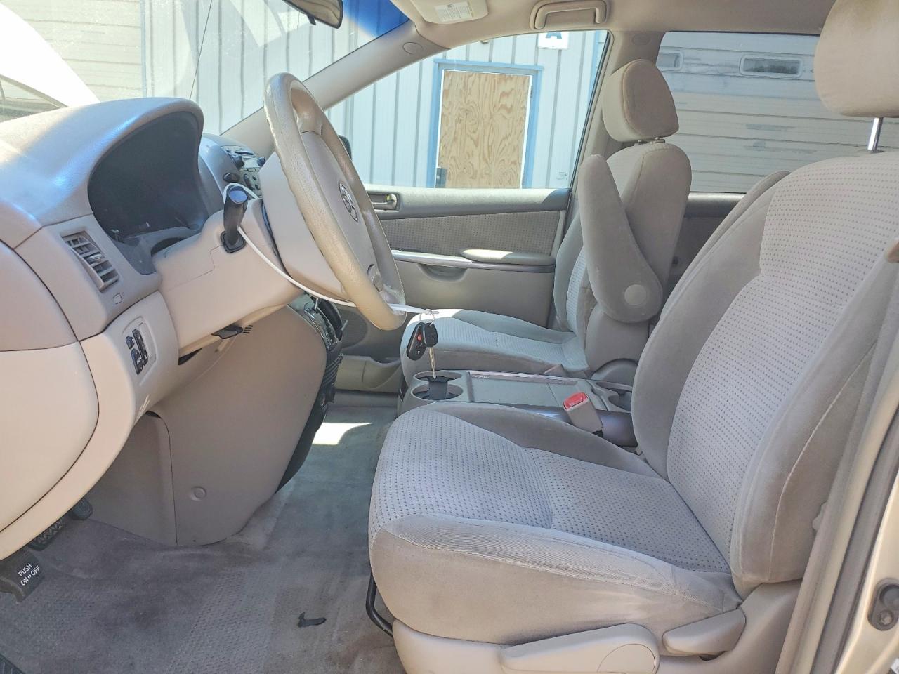 2006 TOYOTA SIENNA LE 7 PASSENGER photo 7