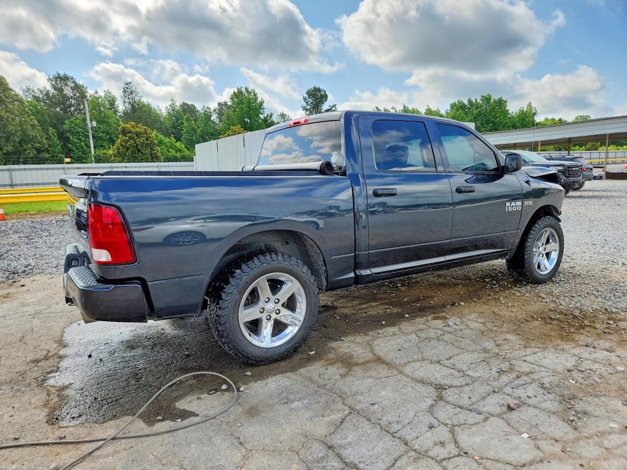 2018 RAM 1500 ST photo 3