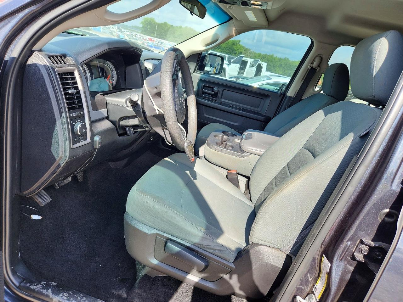 2018 RAM 1500 ST photo 7