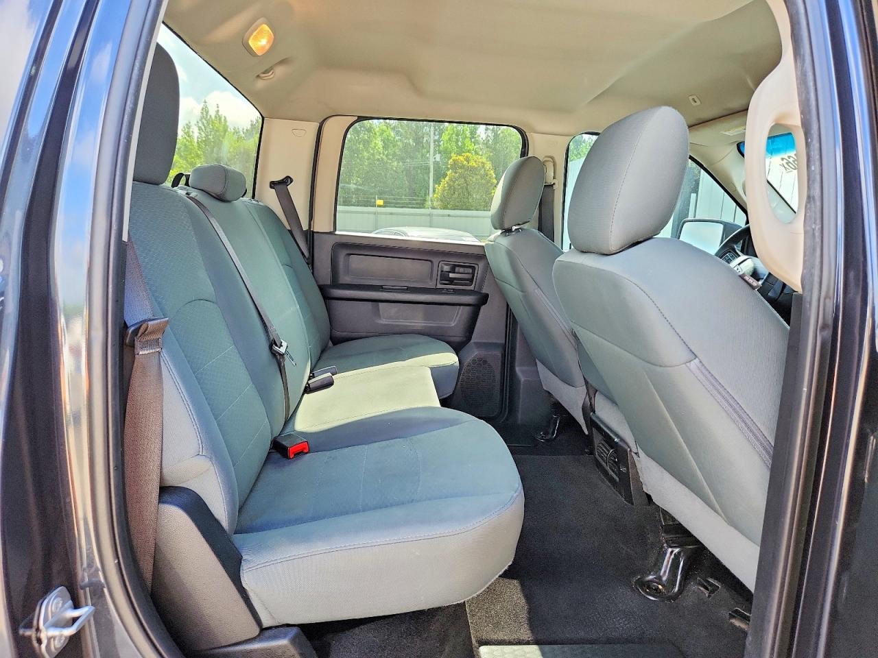 2018 RAM 1500 ST photo 10
