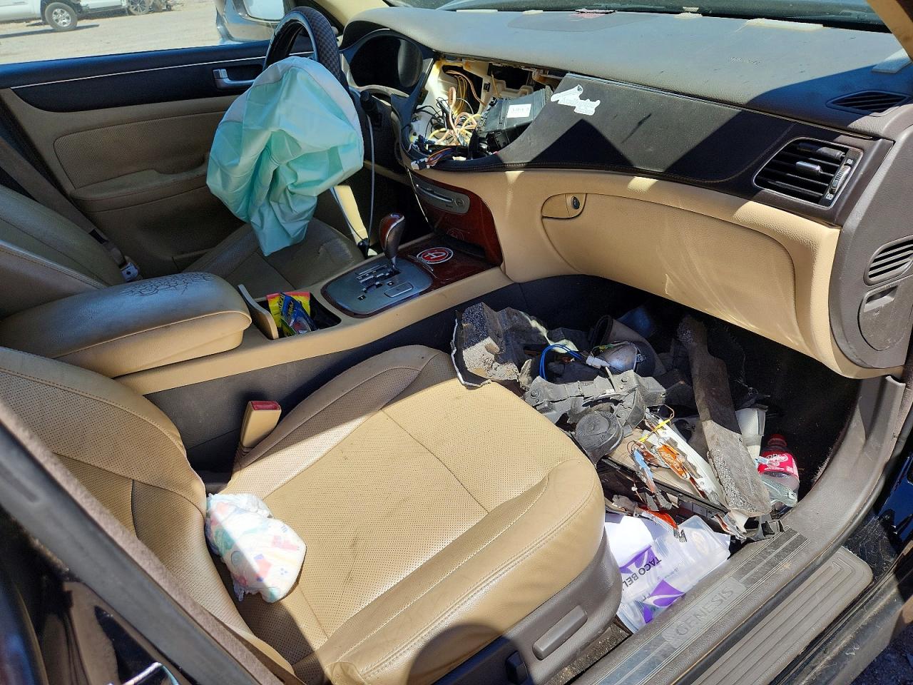 2012 HYUNDAI GENESIS 3.8L photo 8